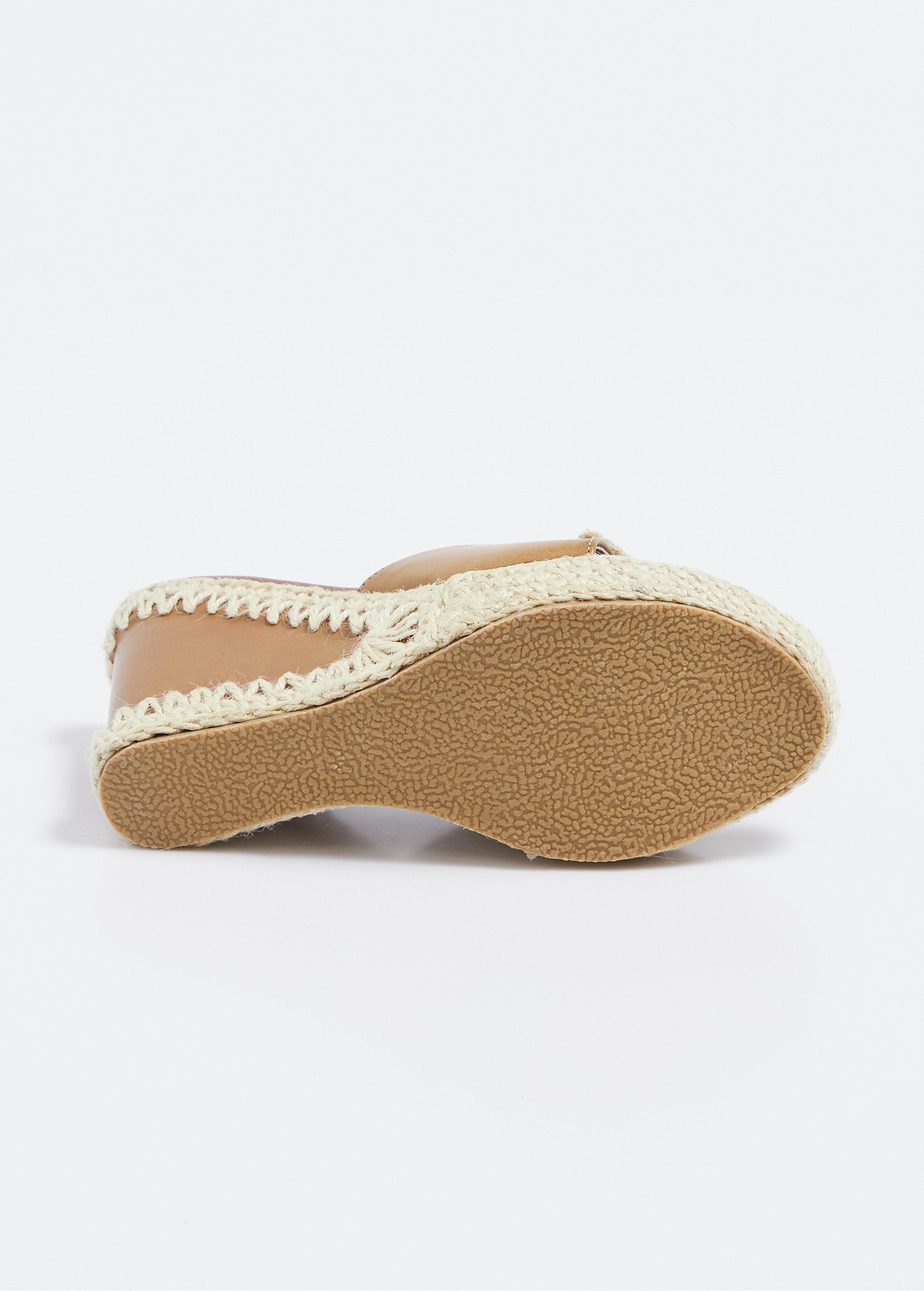 Mules_de_salto_plataforma_com_flores_de_tecido_Beige_UN1_slim