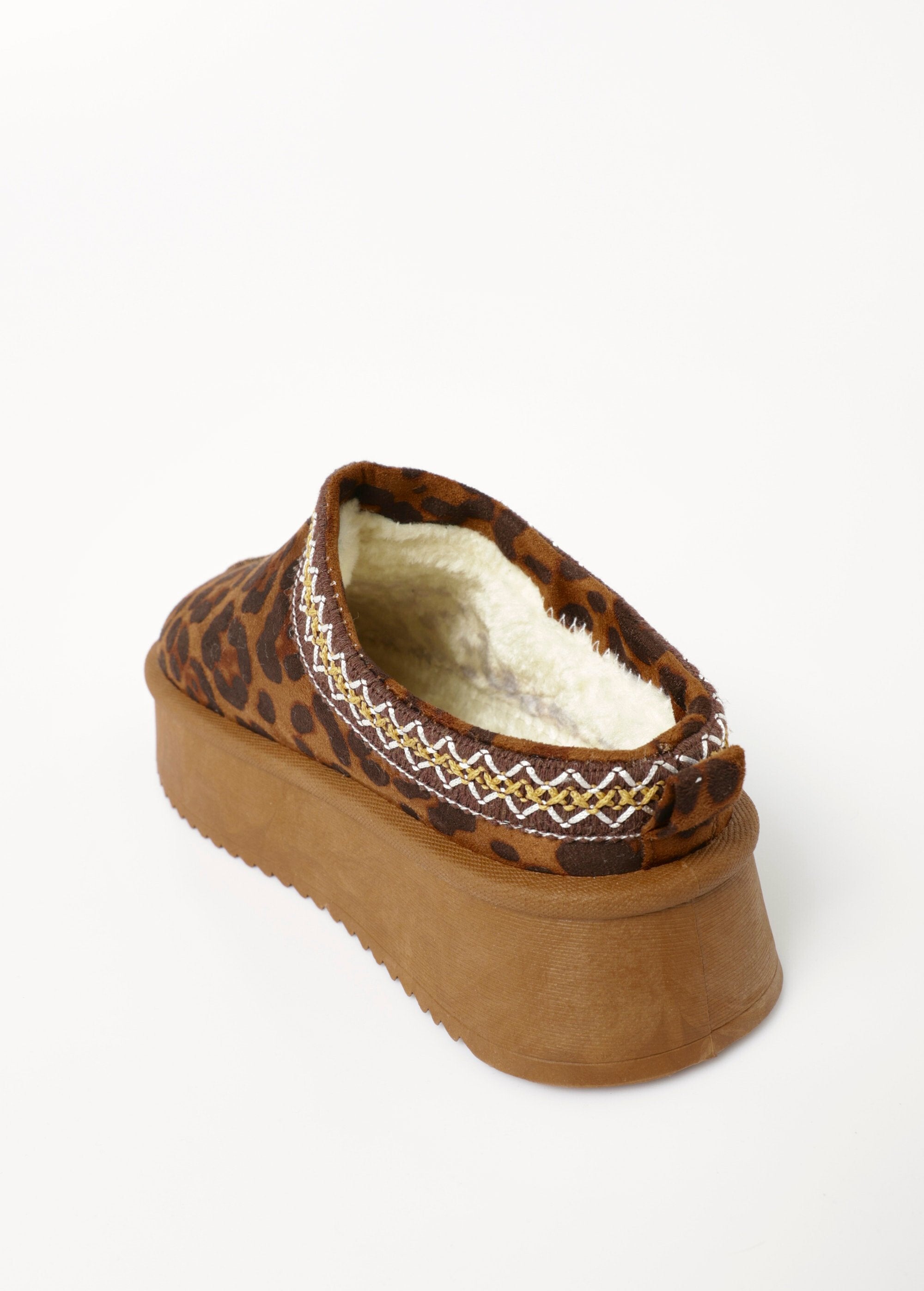 Mulas_com_efeito_camurça_e_forro_de_pele_Leopard_DO1_slim
