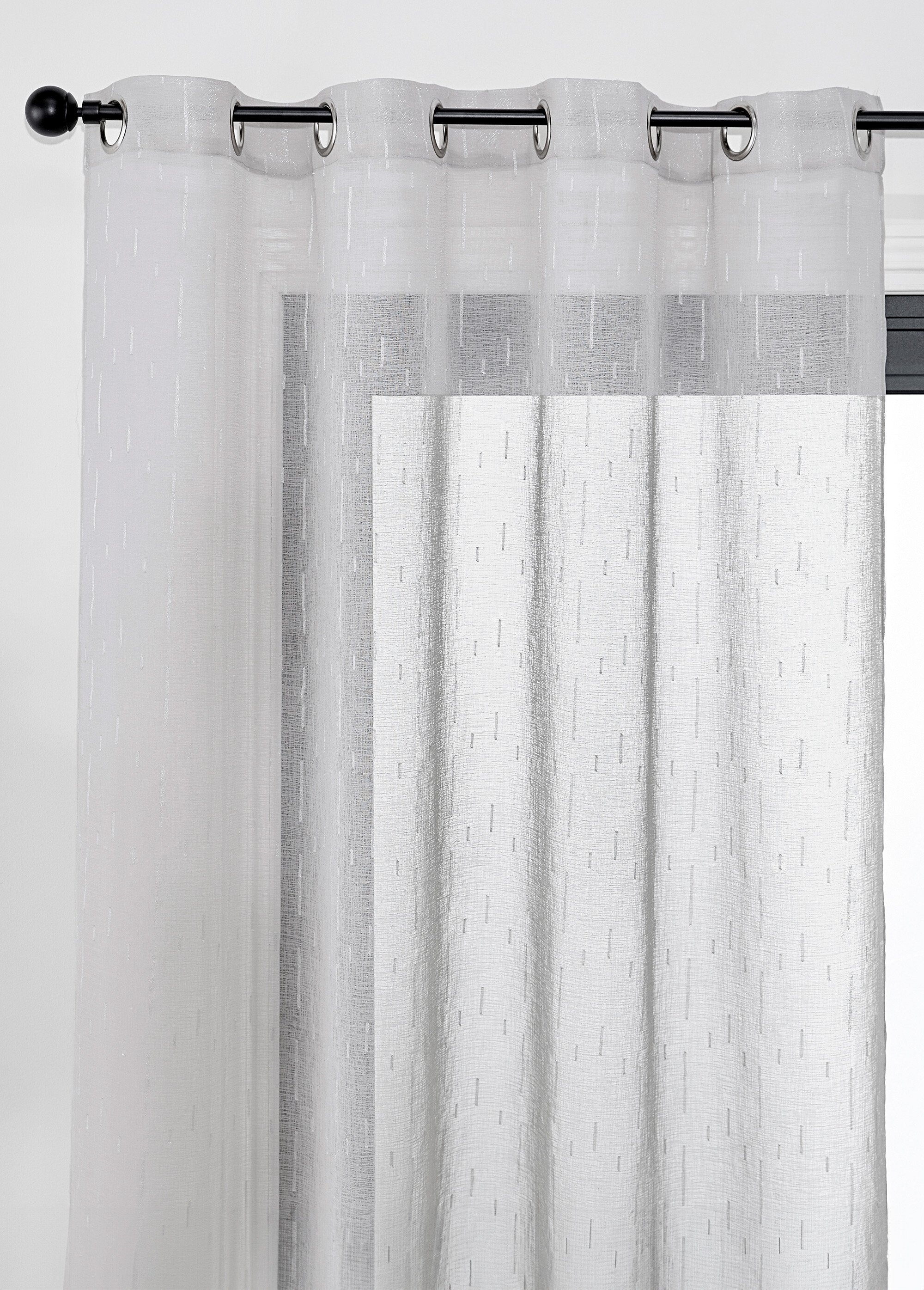 Painel_de_tecido_de_algodão_cortado_com_acabamento_em_ilhós_Gris_FA1_slim