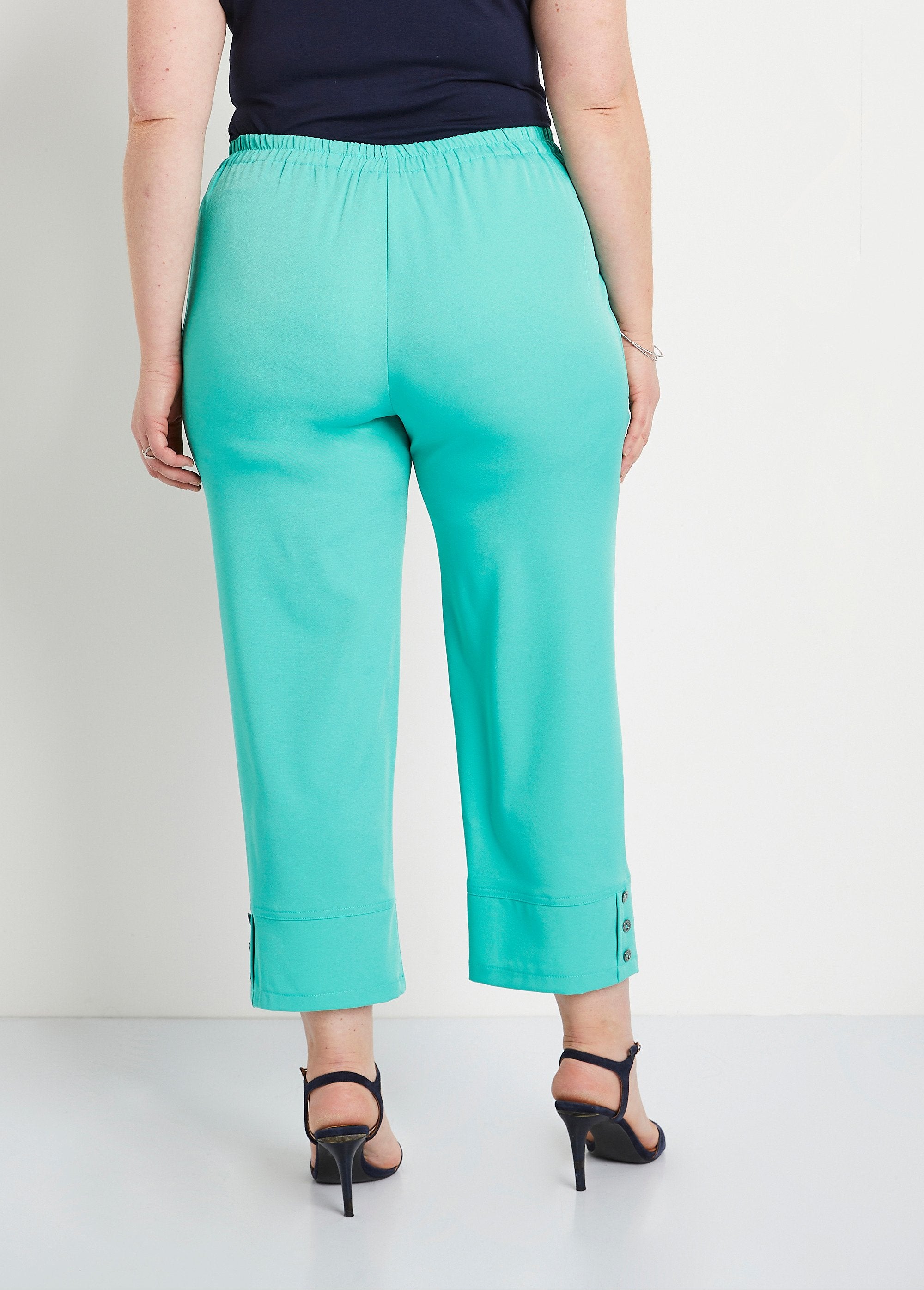 Calça_cropped_reta_com_cintura_semi_elástica_VERDE_DO1_curvy