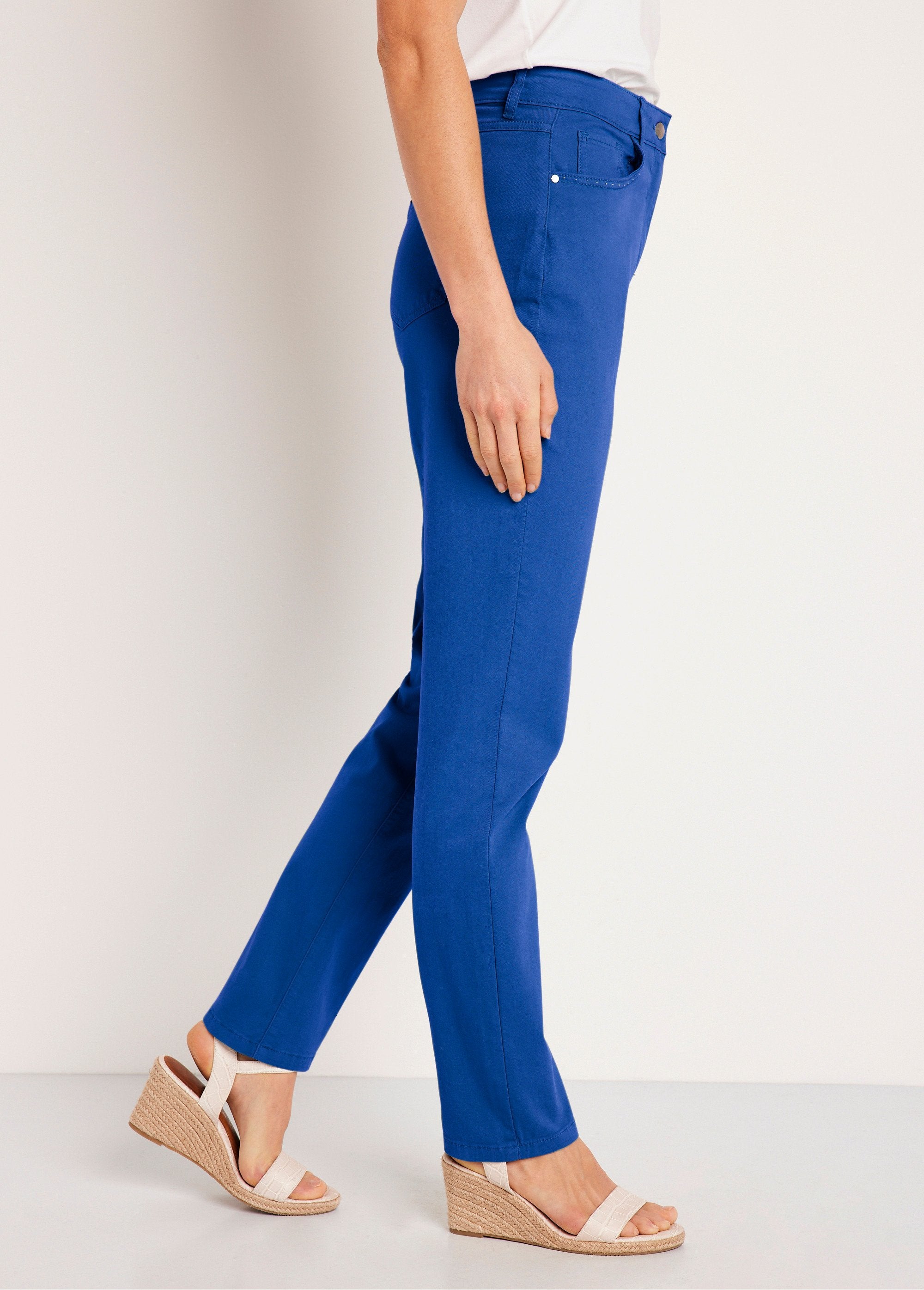 Calça_reta_de_algodão_stretch_com_5_bolsos_Azul_forte_DR1_slim