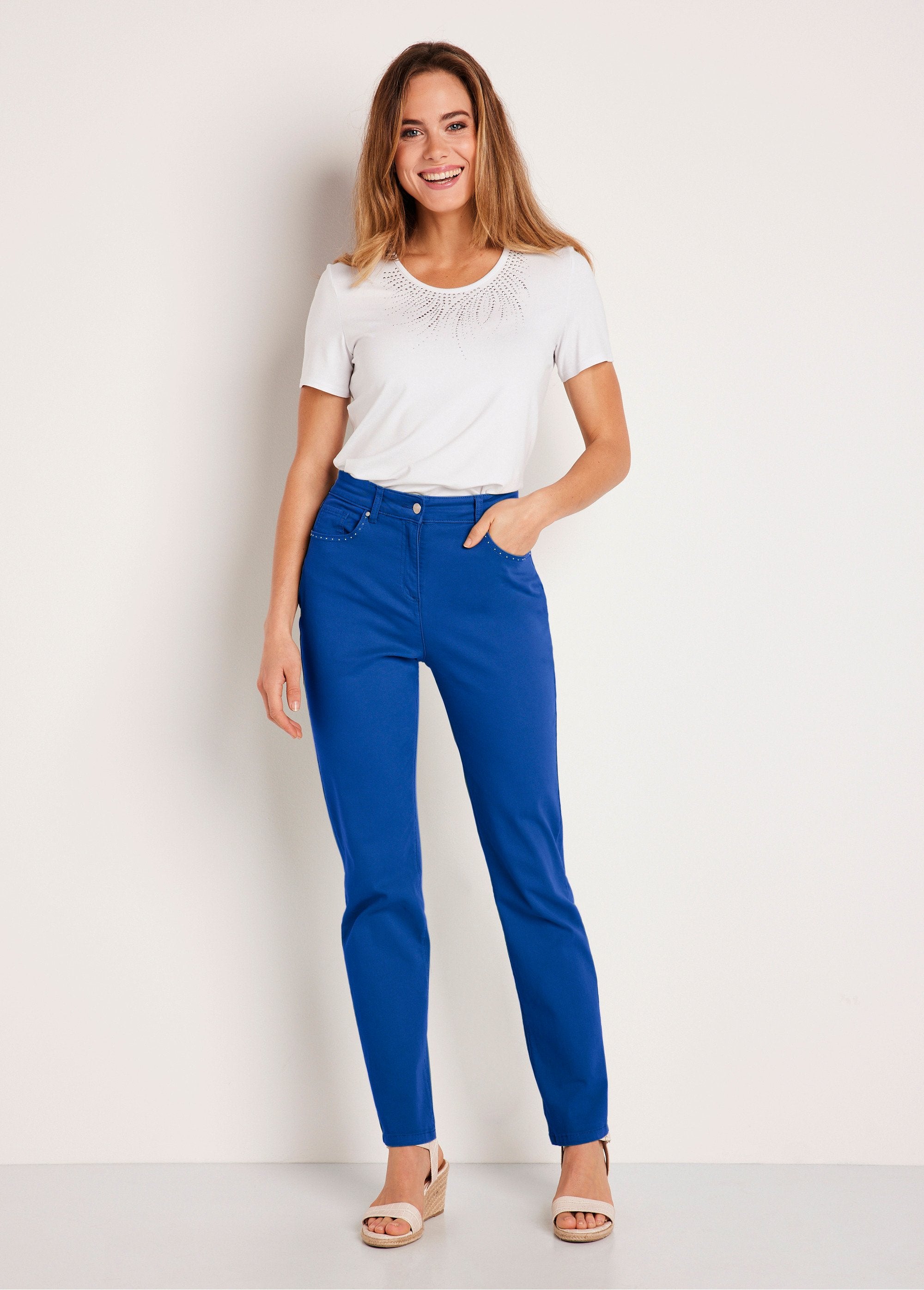 Calça_reta_de_algodão_stretch_com_5_bolsos_Azul_forte_SF1_slim