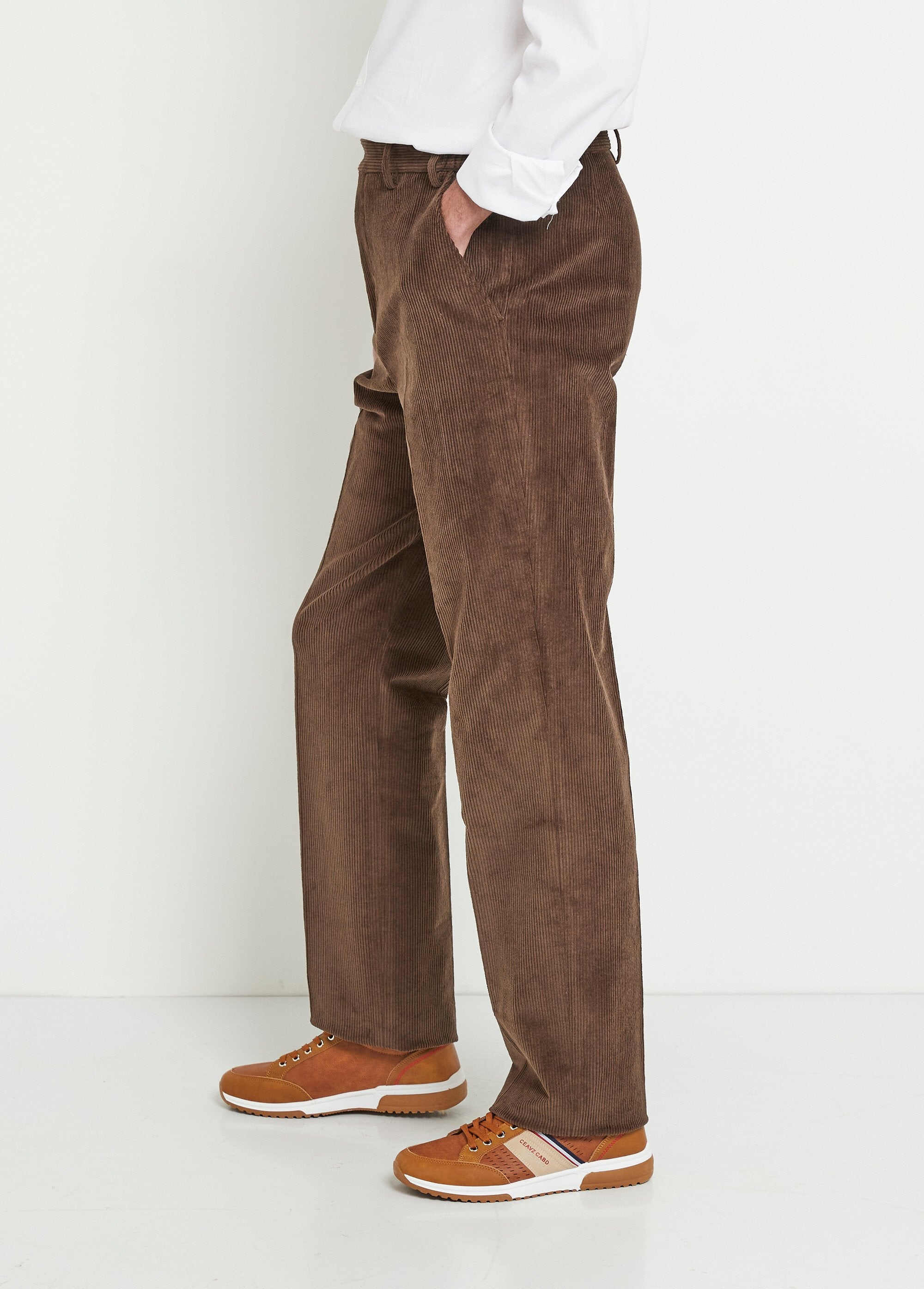 Calça_reta_com_cós_elástico_confortável_Velours_marron_GA1_slim