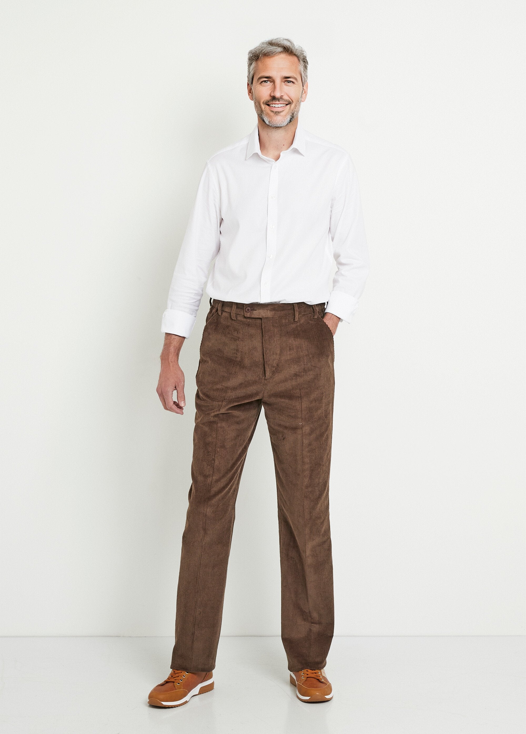 Calça_reta_com_cós_elástico_confortável_Velours_marron_SF1_slim