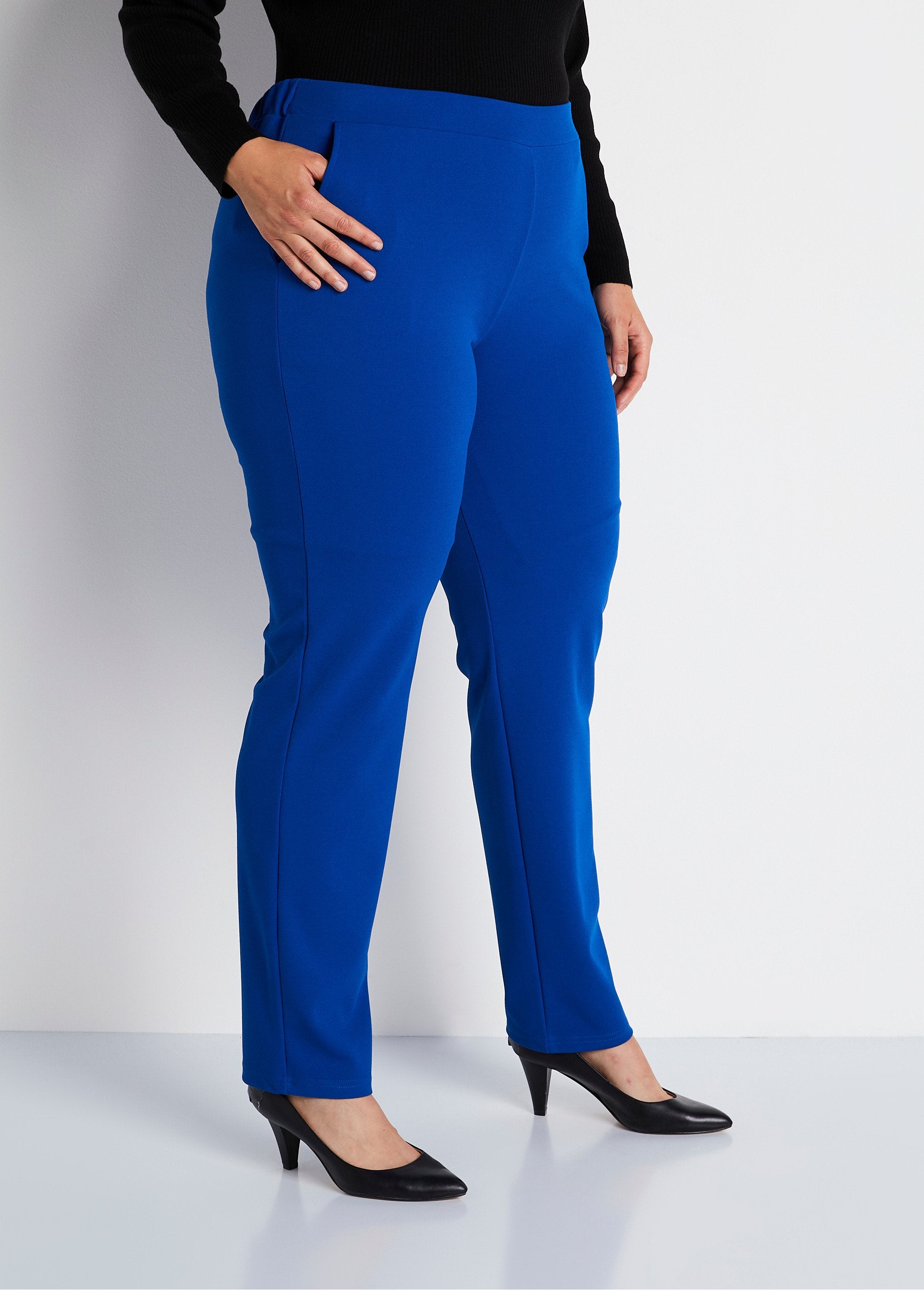 Calça_reta_com_elástico_na_cintura_e_malha_crepe_Azul_forte_DR1_curvy