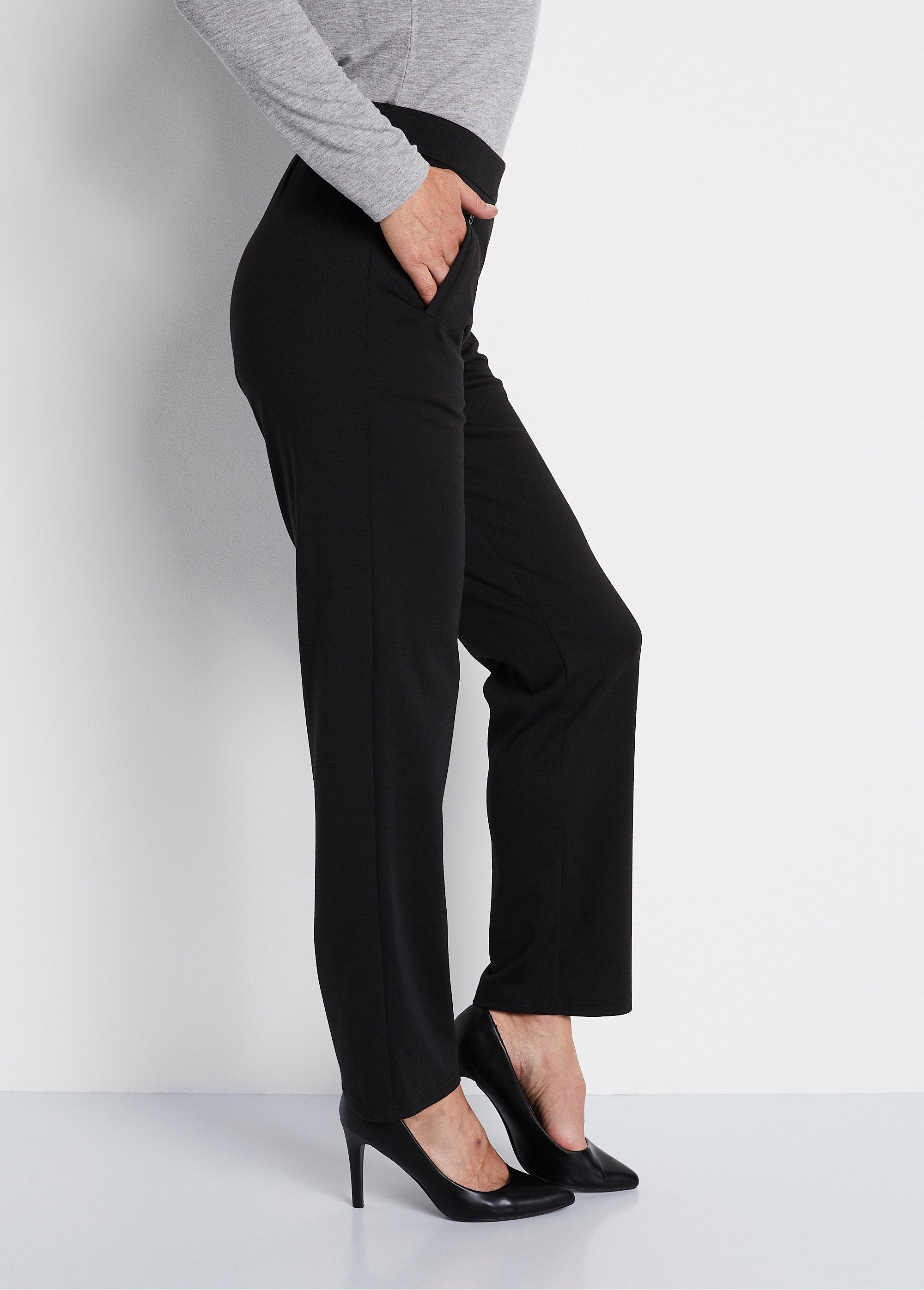 Calça_reta_com_cintura_semi_elástica_Preto_liso_DR1_slim