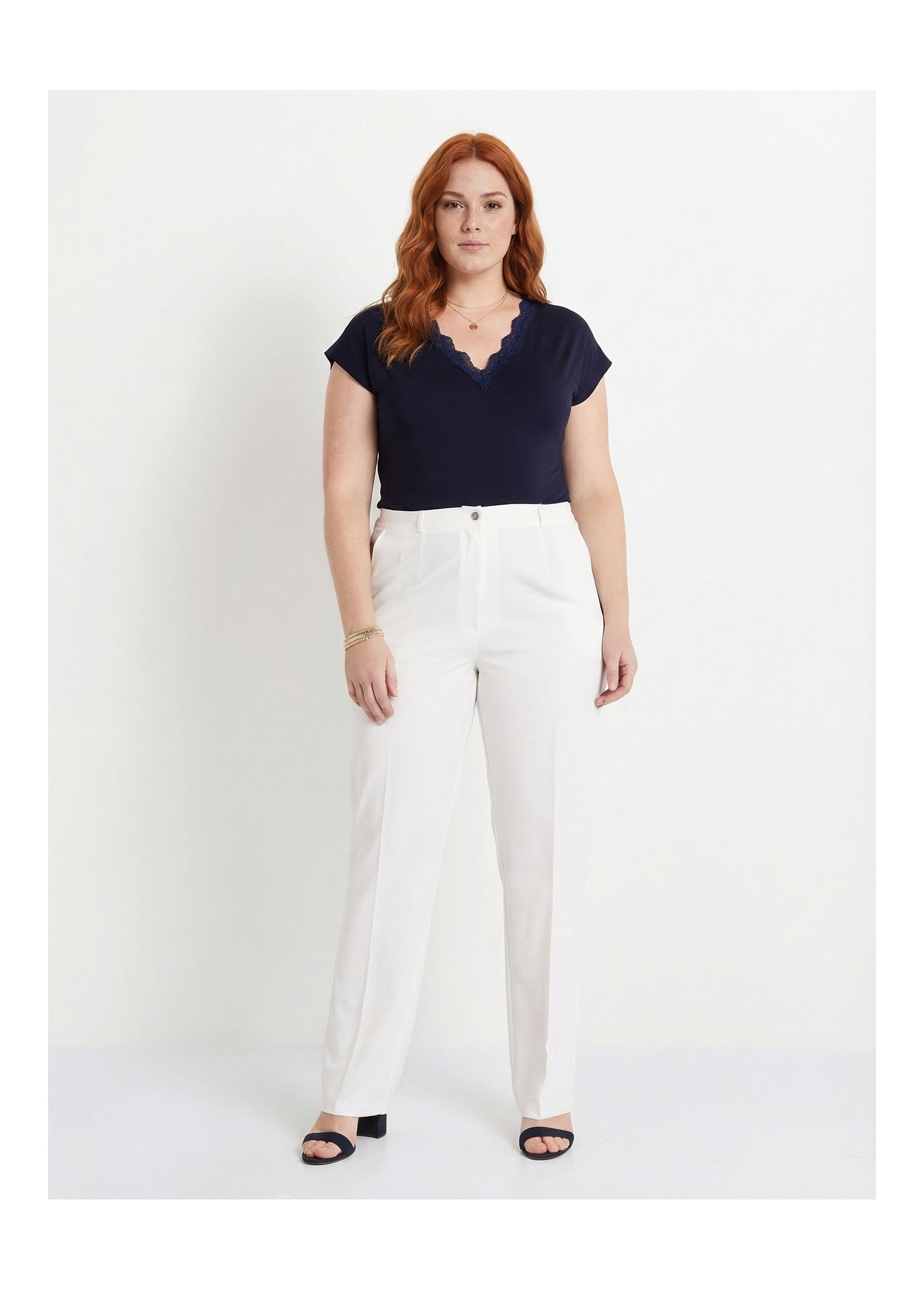 Calça_reta_lisa_com_cintura_semi_elástica_BRANCO_SF1_curvy