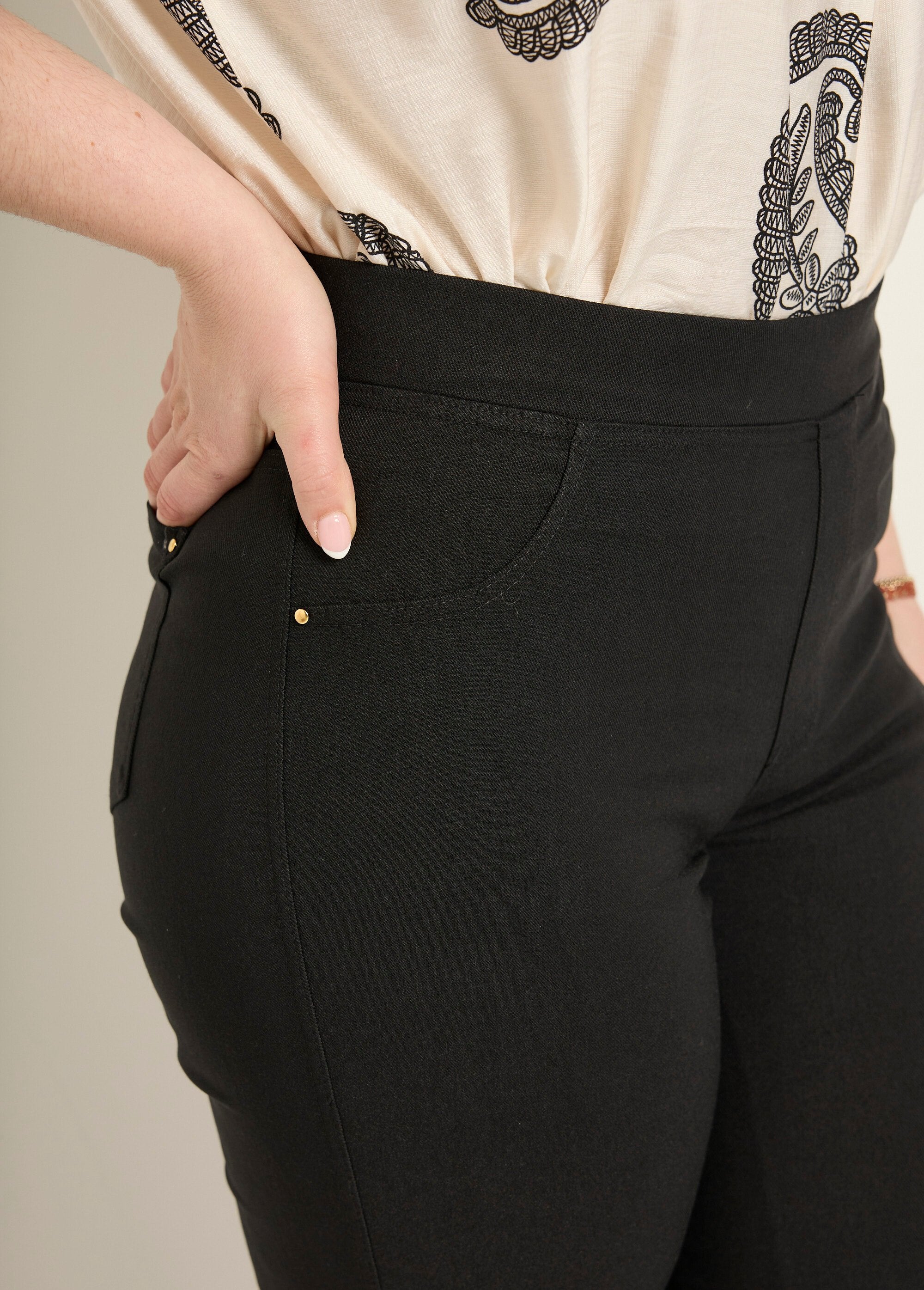 Pantalon_extensible_taille_élastiquée_Noir_DE1_curvy