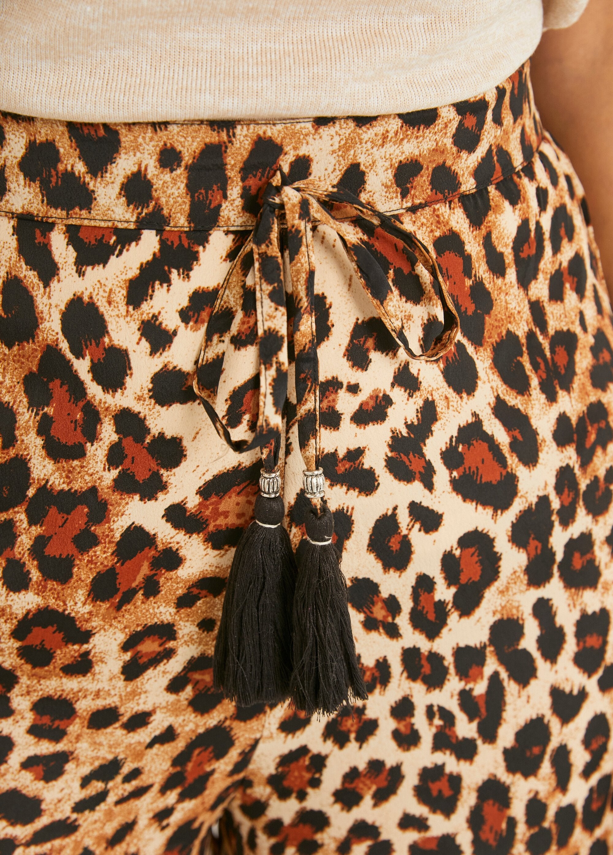 Calças_de_perna_larga_com_estampado_animal_Leopard_DE1_slim