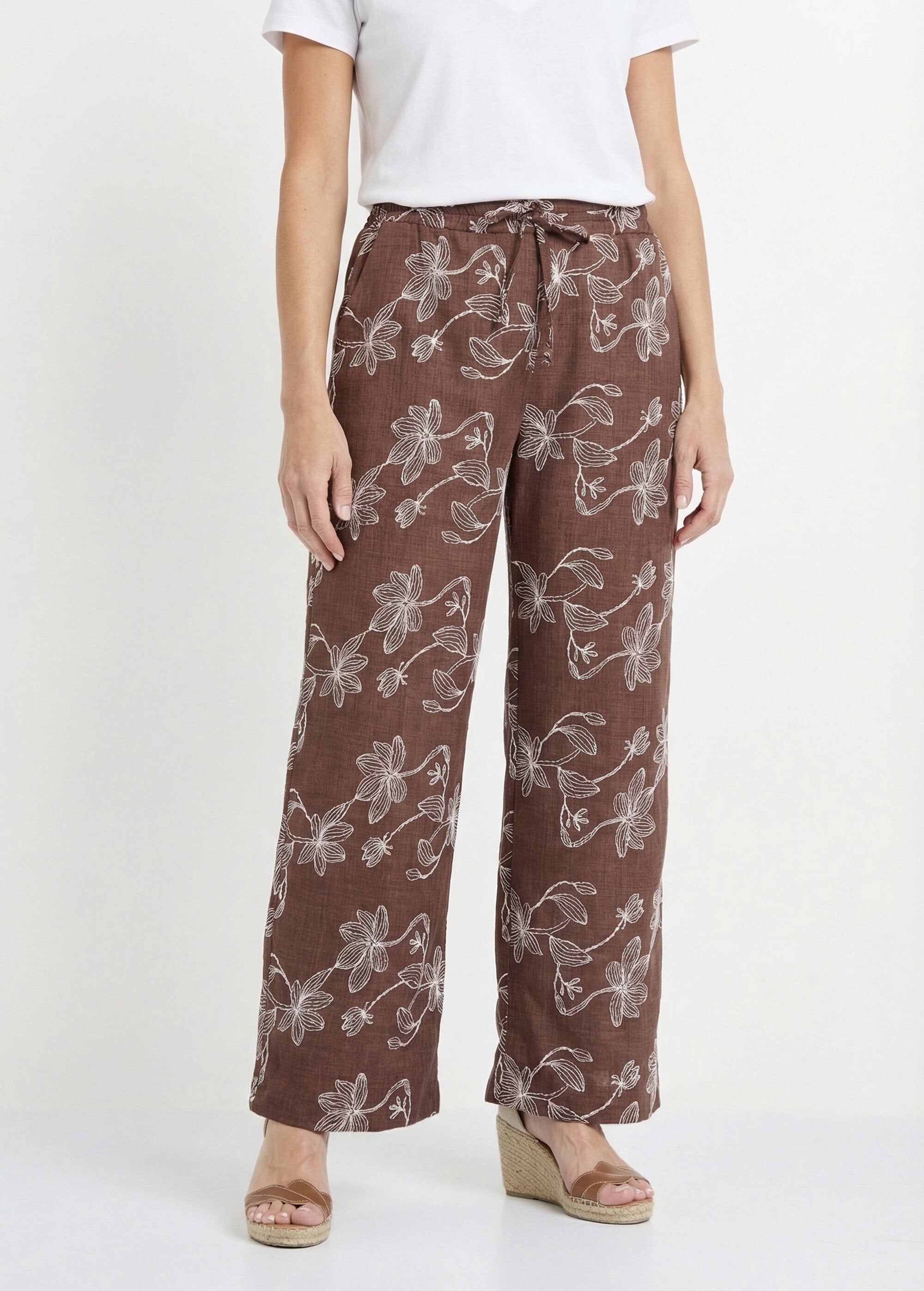Pantalon_large_avec_sérigraphies_fleurs_Chocolat_FA1_slim