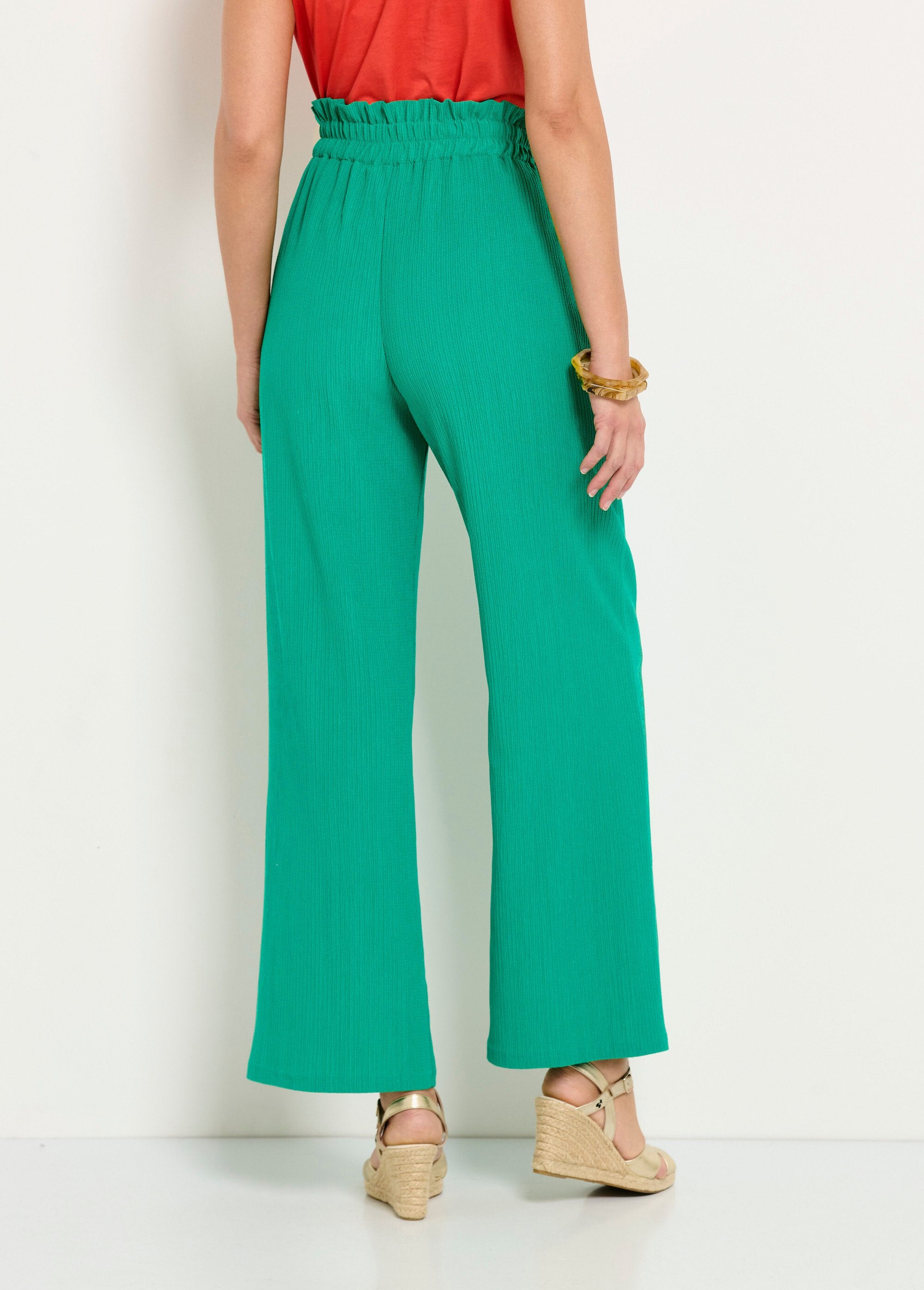 Calças_verdes_com_cós_largo_elástico_e_malha_elevada_Vert_DO1_slim