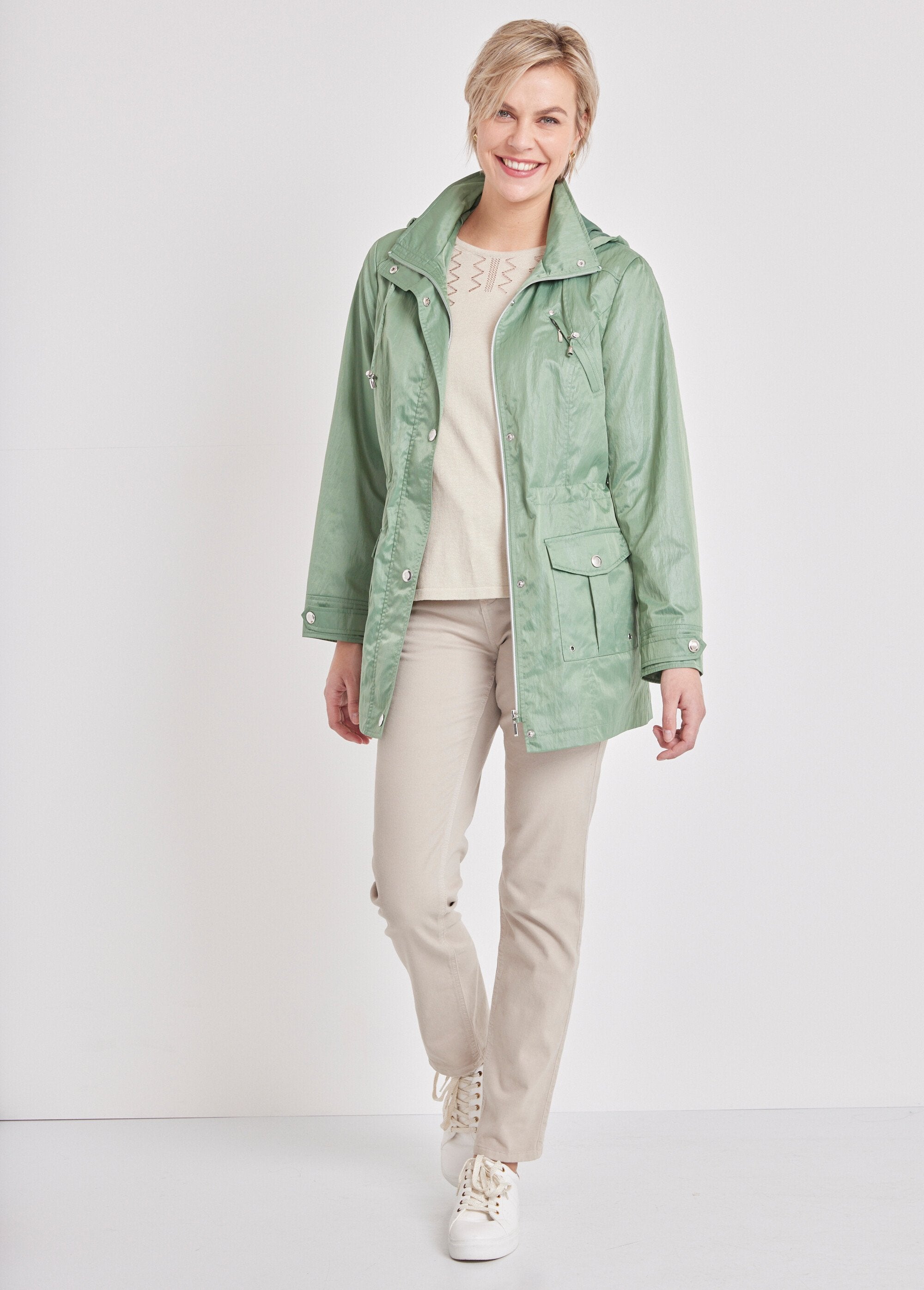 Parka_com_zíper_e_botões_de_pressão_Amêndoa_verde_SF1_slim