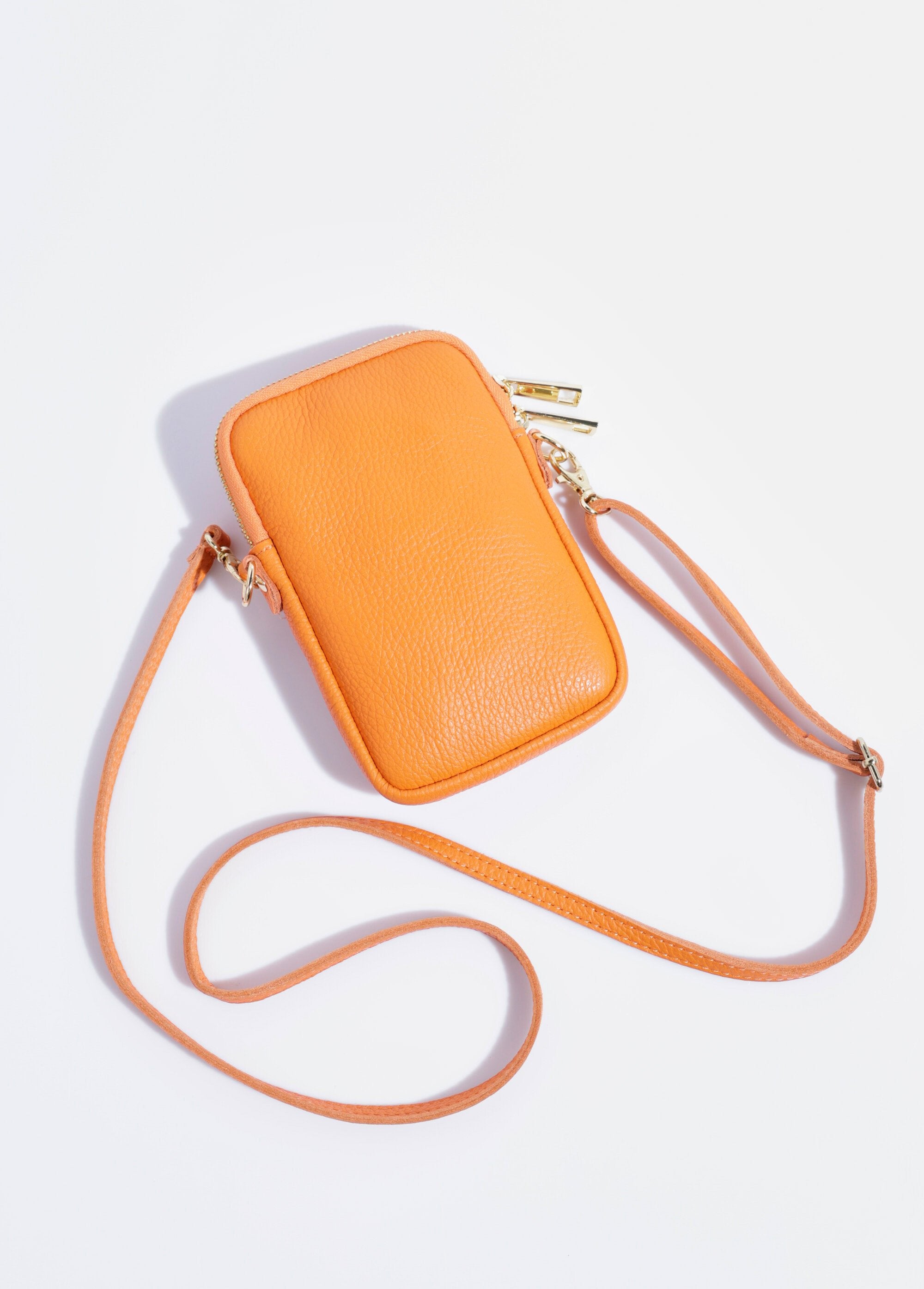 Pochette_téléphone_zippée_en_cuir_Orange_DO1_slim