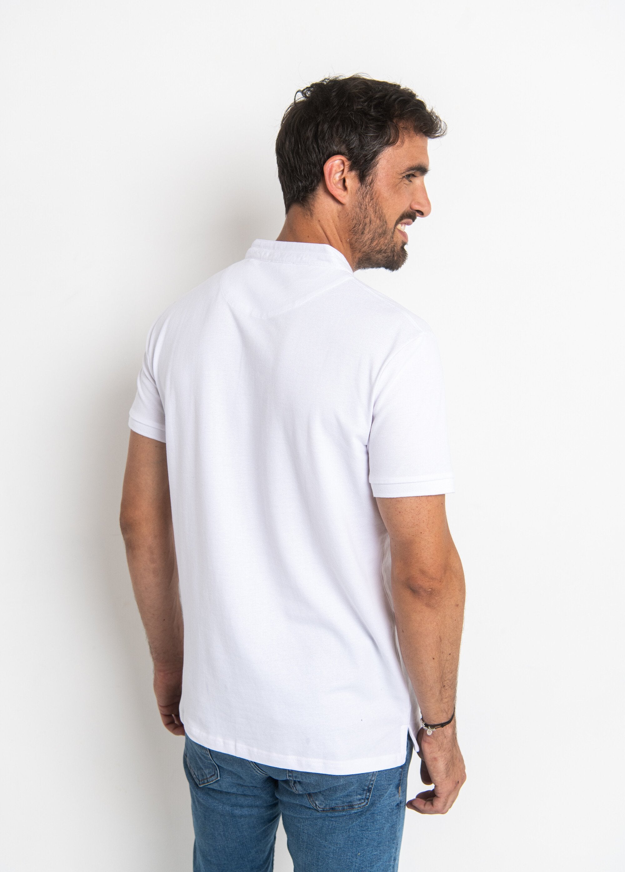 Camisa_polo_manga_curta_com_gola_mandarim_Blanc_DO1_slim