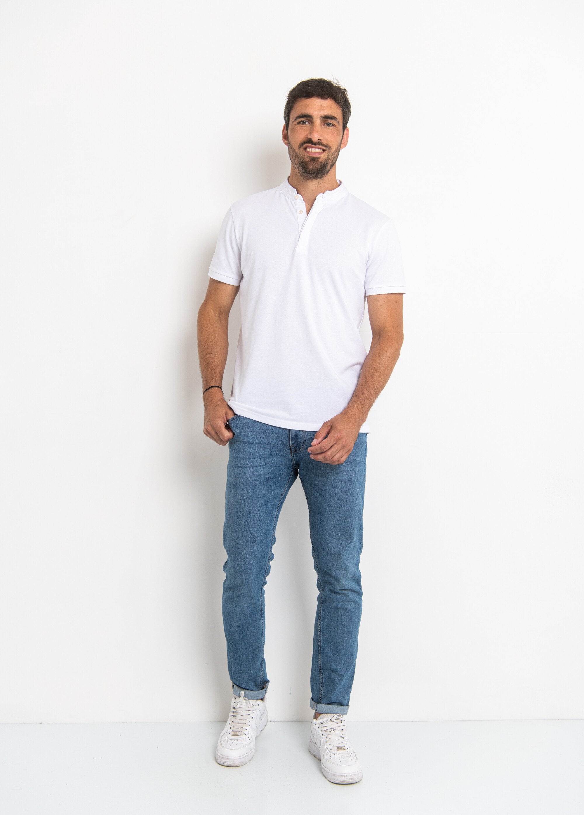 Camisa_polo_manga_curta_com_gola_mandarim_Blanc_SF1_slim