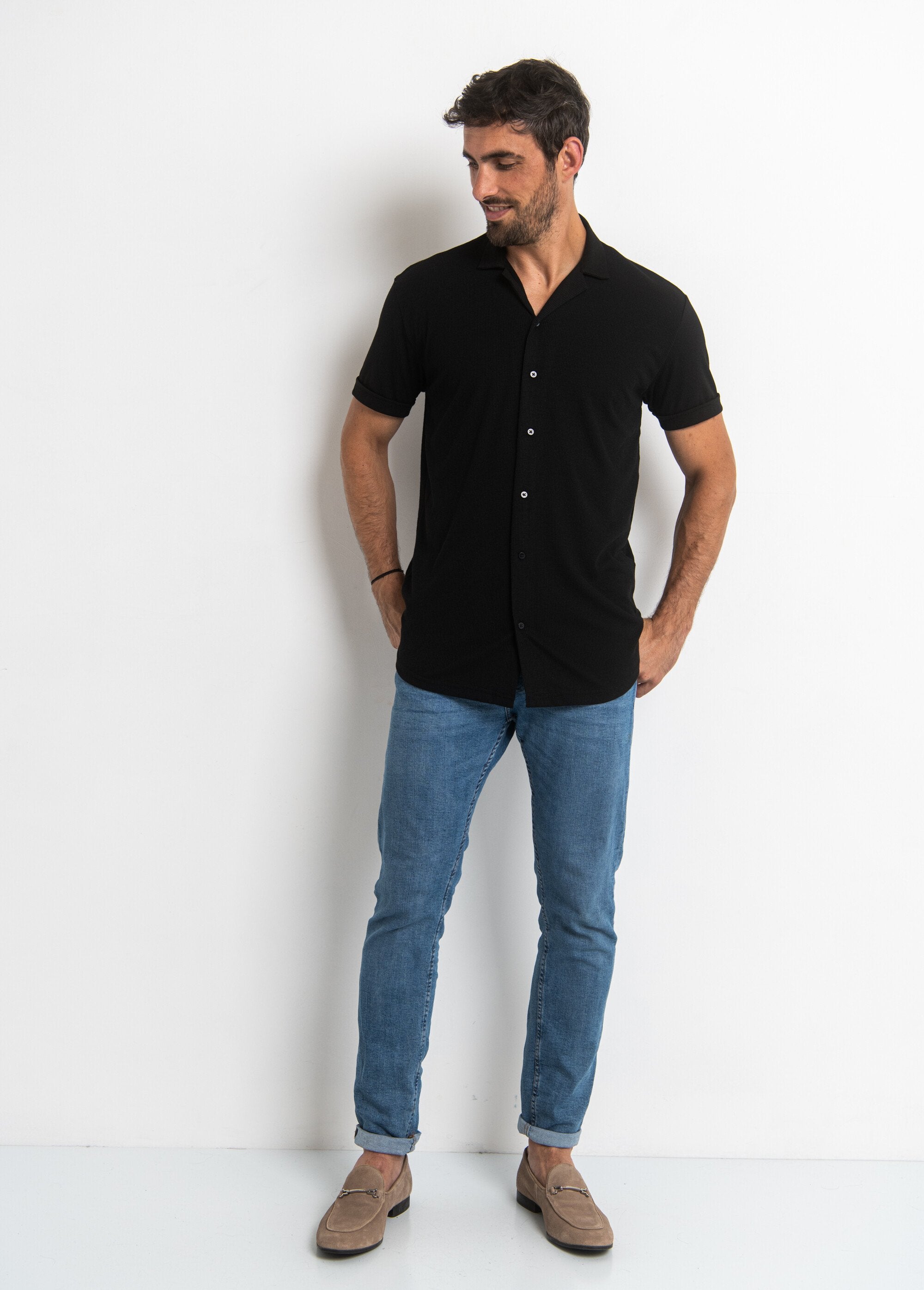 Camisa_polo_estilo_malha_fina_canelada_Noir_SF1_slim