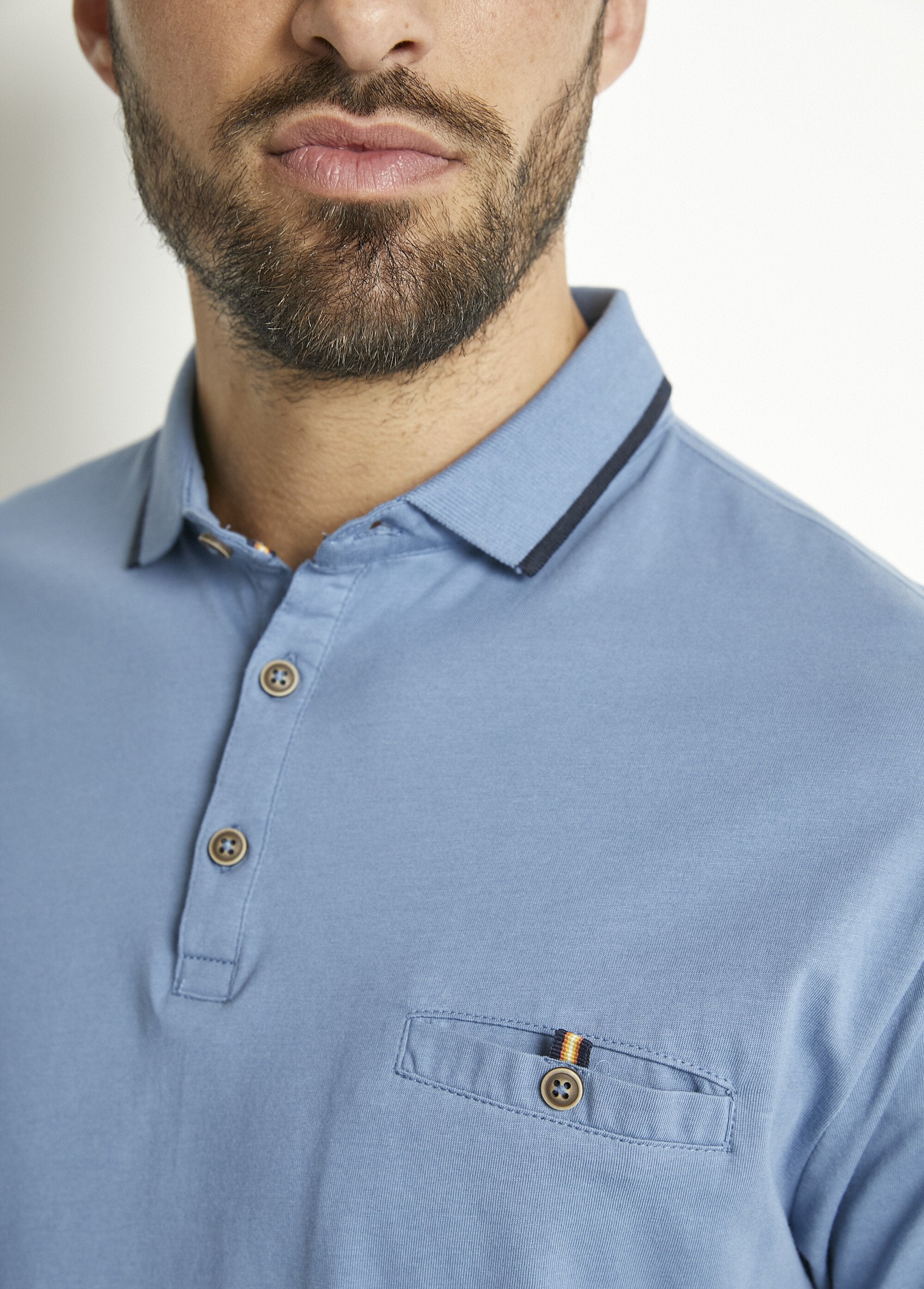 Camisa_polo_de_malha_lisa_com_gola_de_algodão_bicolor_Indigo_DE1_slim