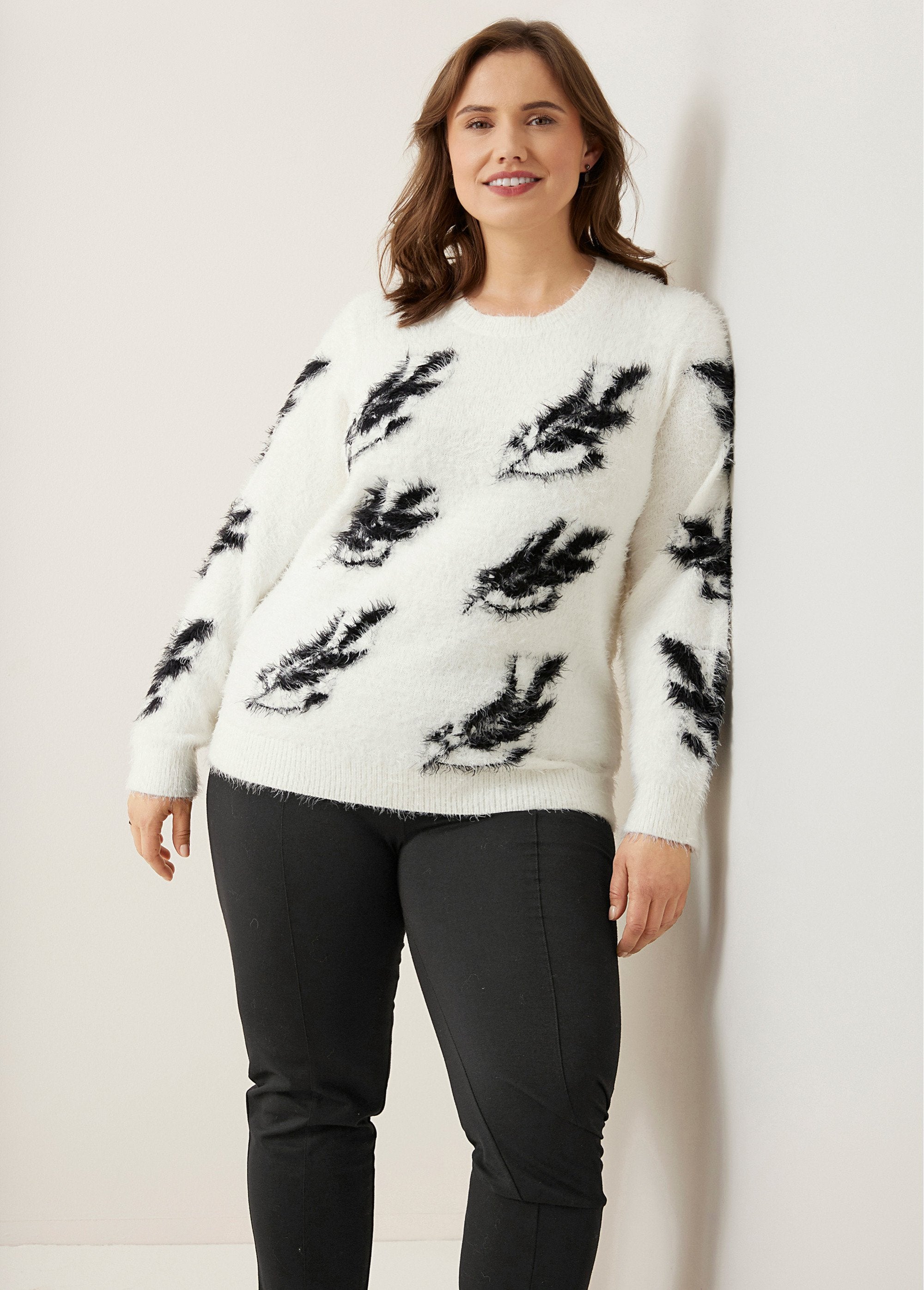 Pull_jacquard_maille_poilue_manches_longues_Ecru_et_noir_FA1_curvy