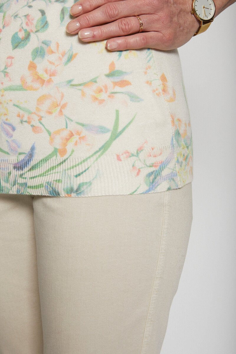 Suéter_de_manga_curta_com_estampa_floral_Beige_et_vert_DE2_slim