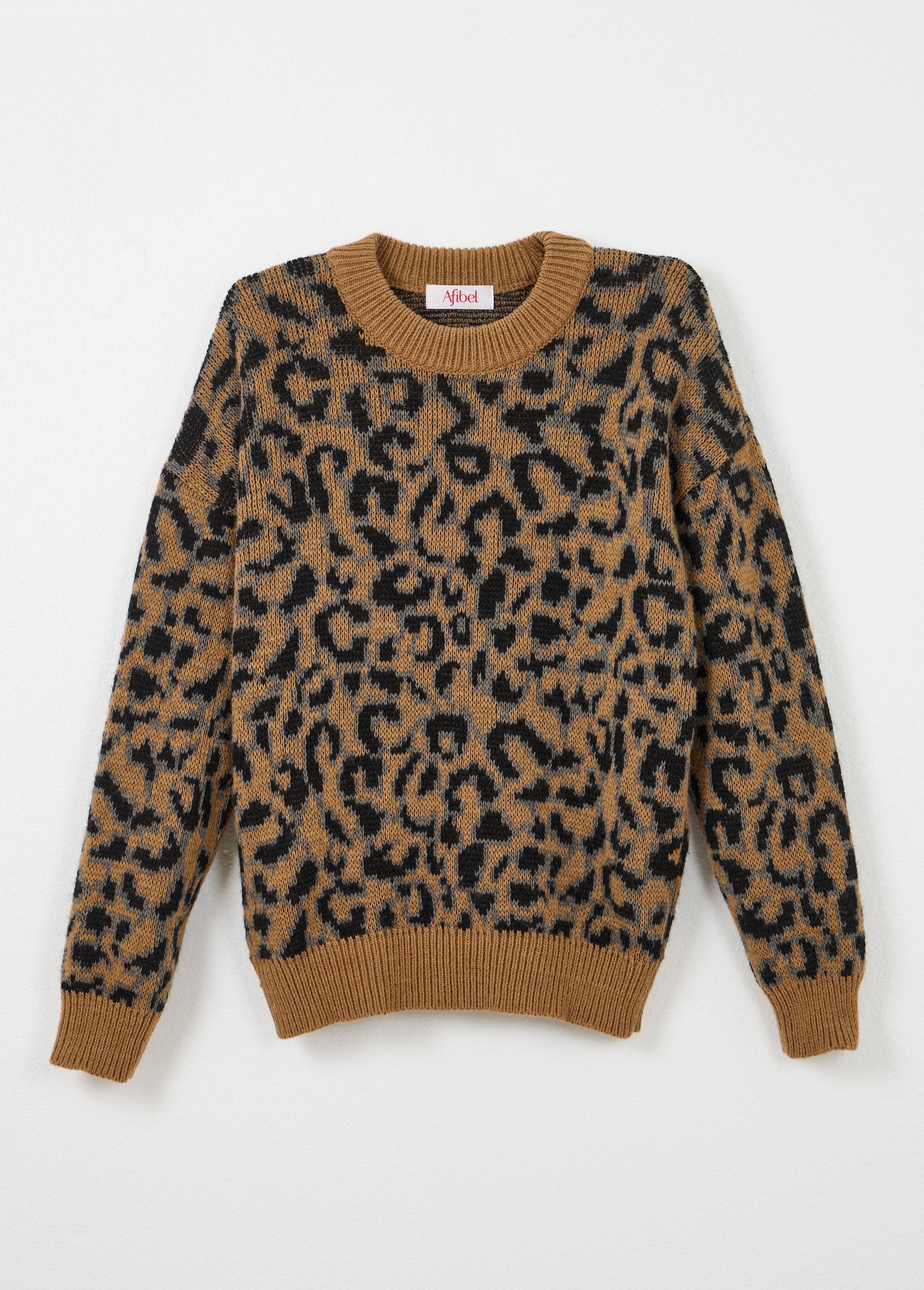 Suéter_com_estampa_de_leopardo,_gola_alta_e_mangas_compridas_Camel_et_noir_AP1_slim