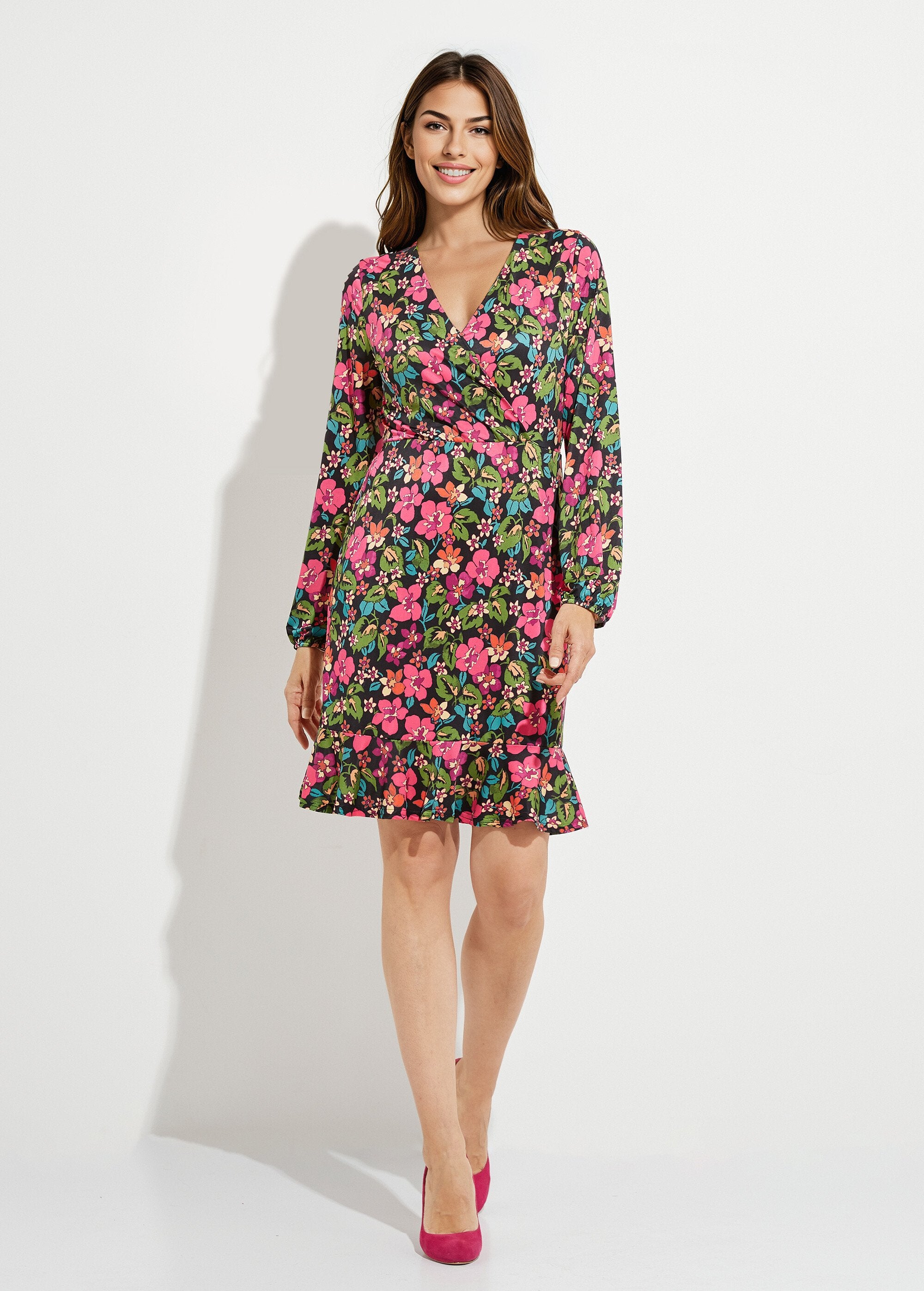 Vestido_curto_e_evasê_com_estampa_floral_Noir_et_fuchsia_FA1_slim