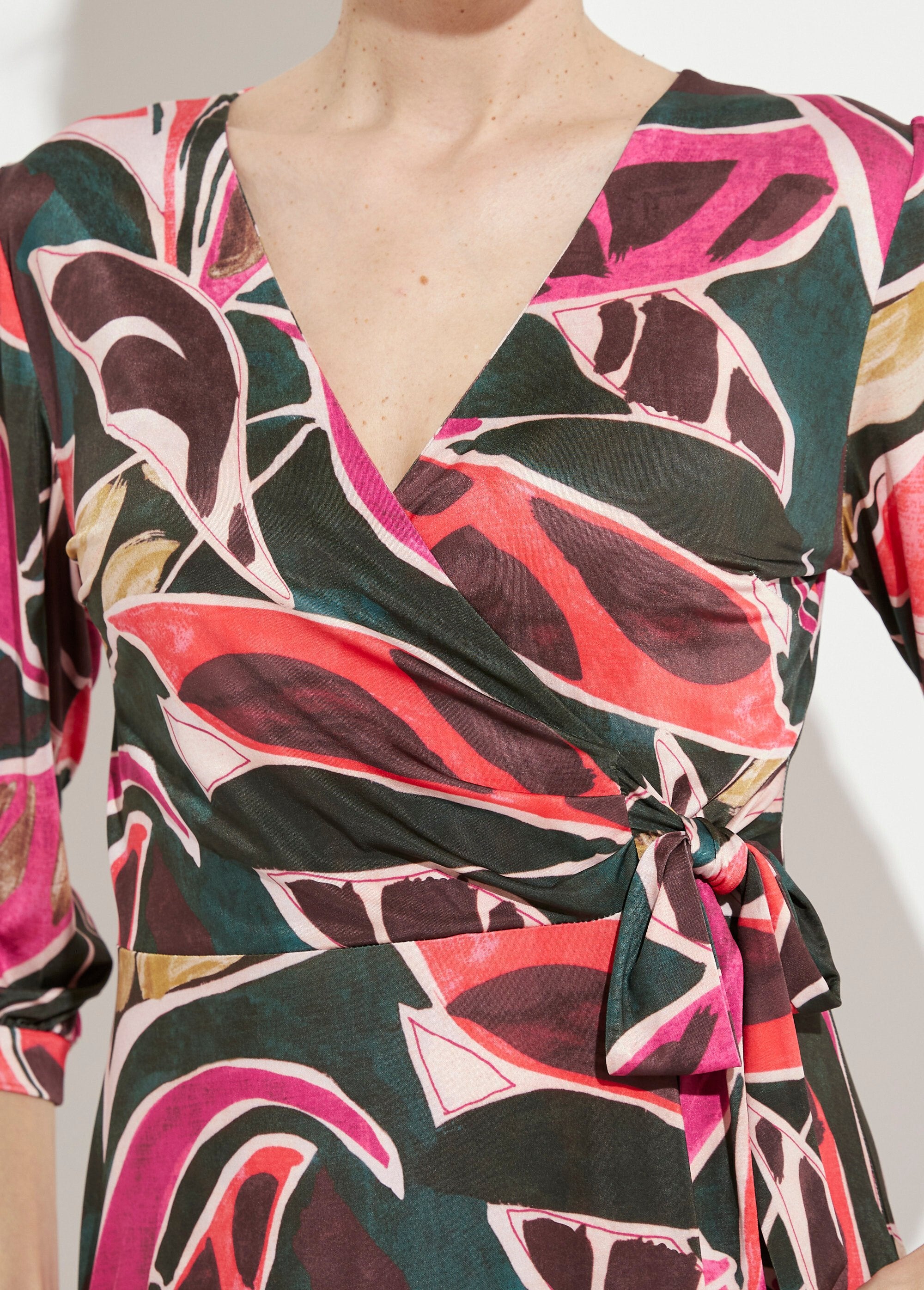 Robe_cache-coeur_courte_évasée_manches_3/4_Multicolore_DE1_slim