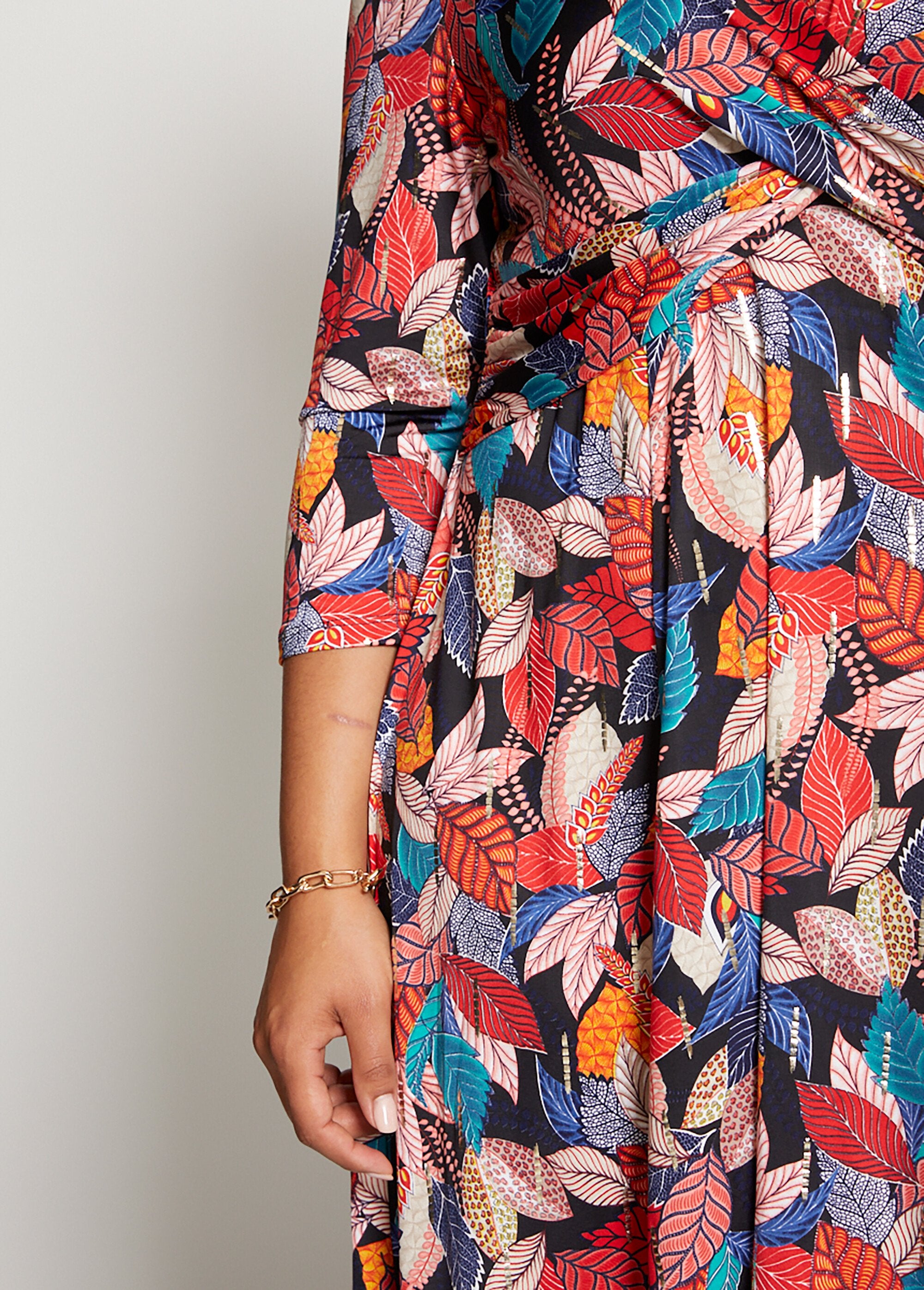 Robe_cache-coeur_drapé_imprimée_Multicolore_DE1_curvy