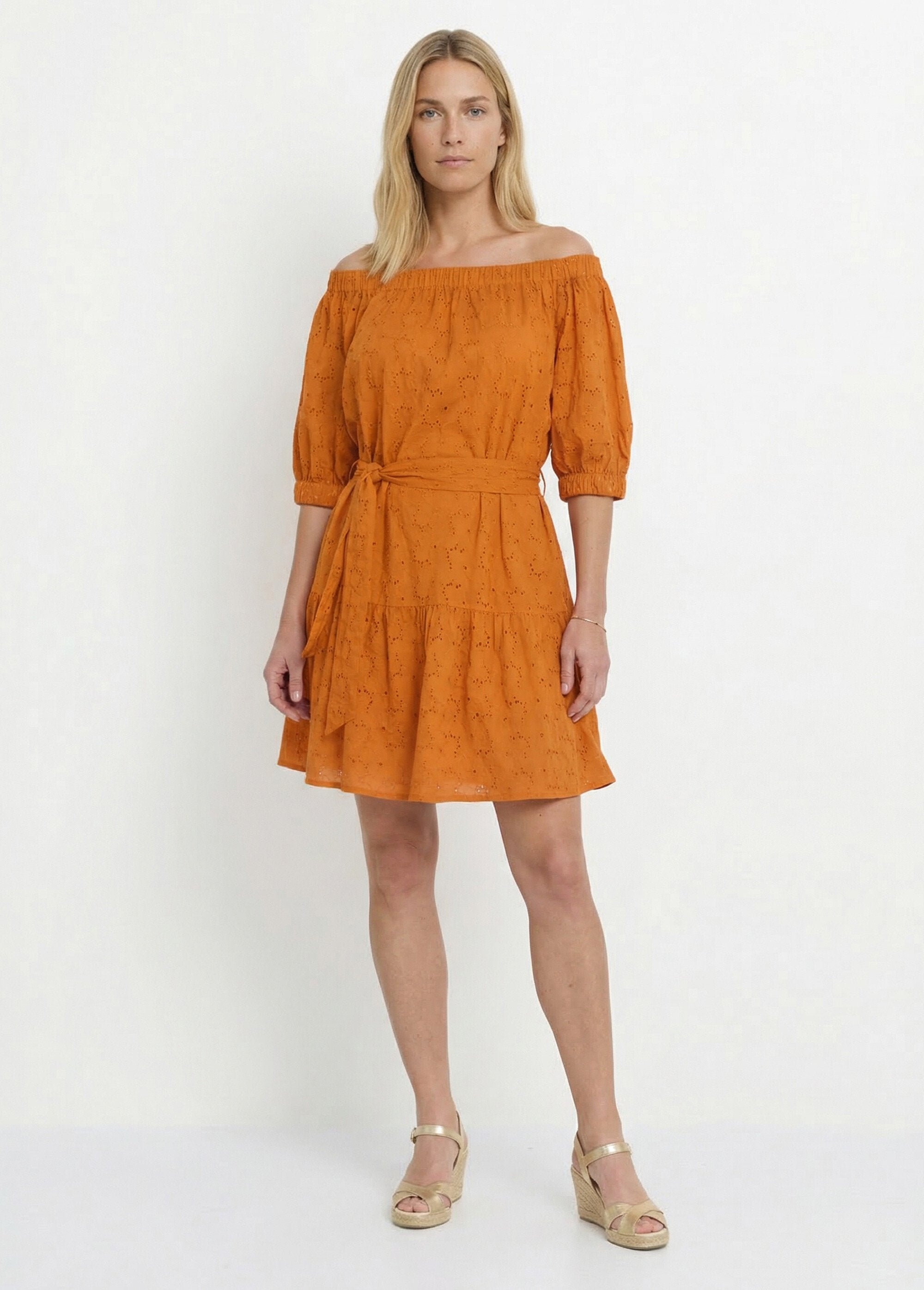 Vestido_curto_com_gola_Bardot_e_bordado_inglês_Orange_FA1_slim