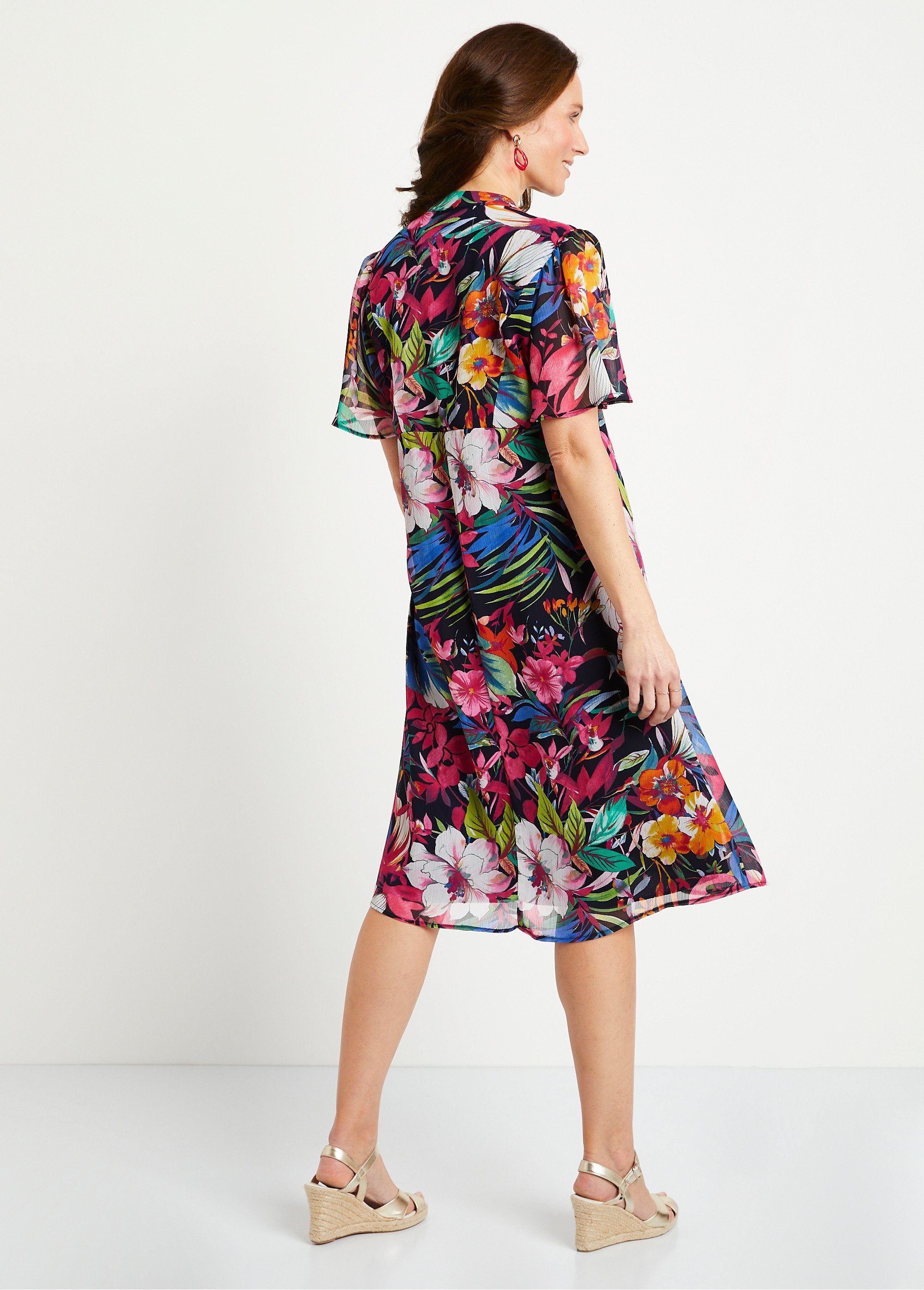 Vestido_curto_com_estampa_floral_Multicolorido_DE1_slim