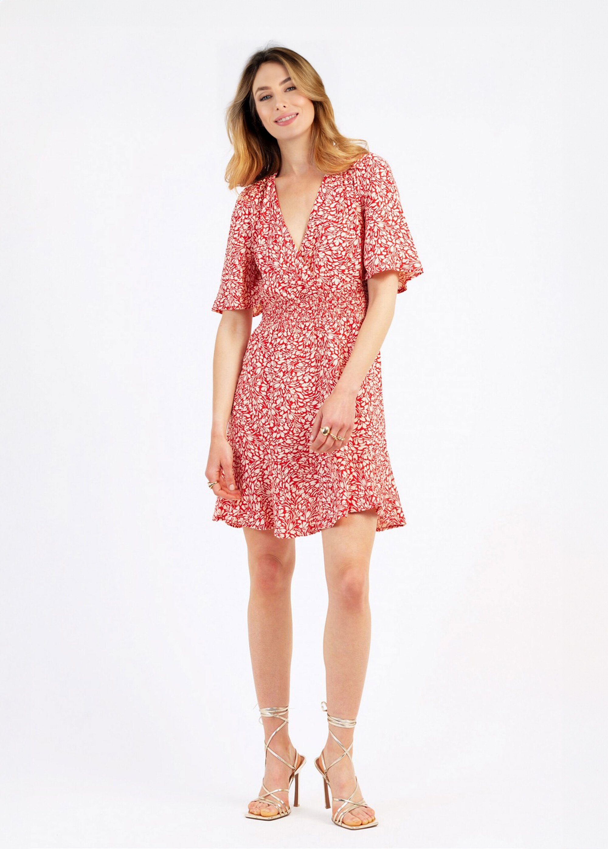 Vestido_curto_estampado_com_elástico_na_cintura_Estampas_vermelhas_FA1_slim