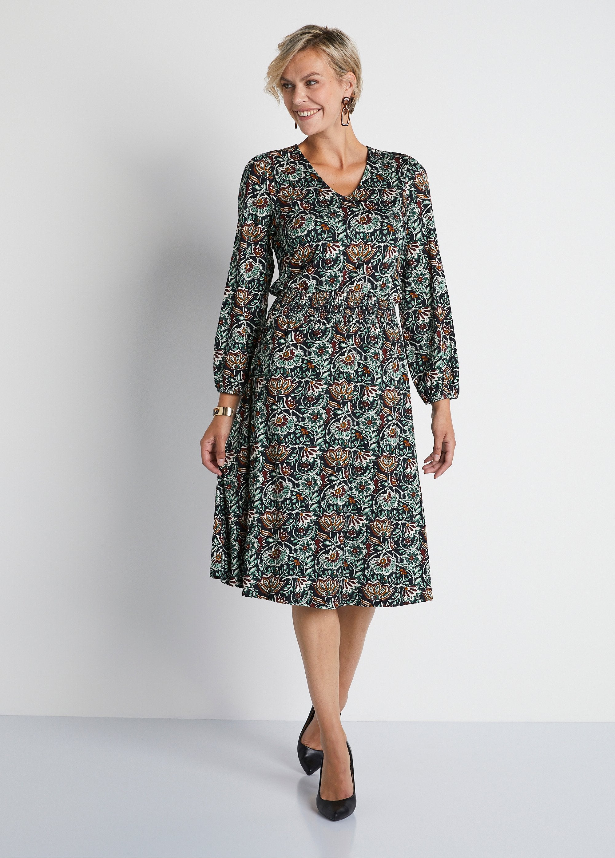 Vestido_curto_de_malha_com_estampa_floral_Estampa_verde_FA1_slim