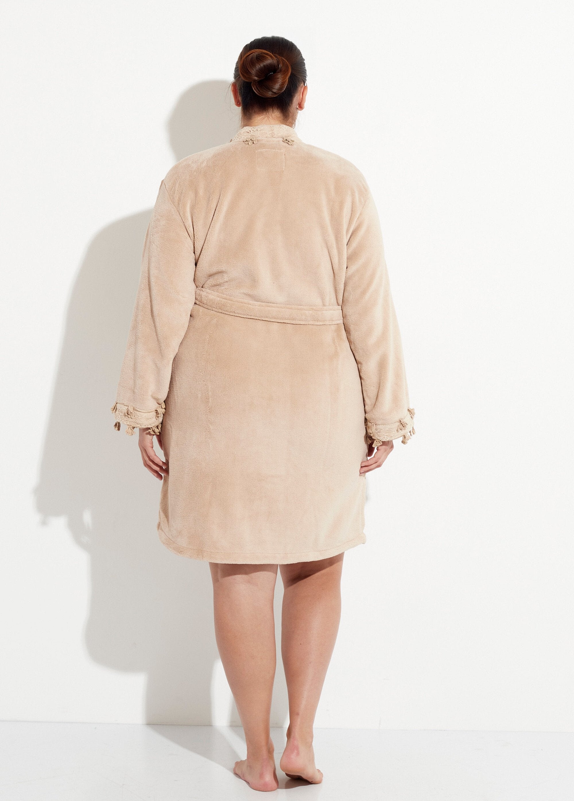 Robe_de_chambre_polaire_bord_dentelle_Taupe_DO1_curvy