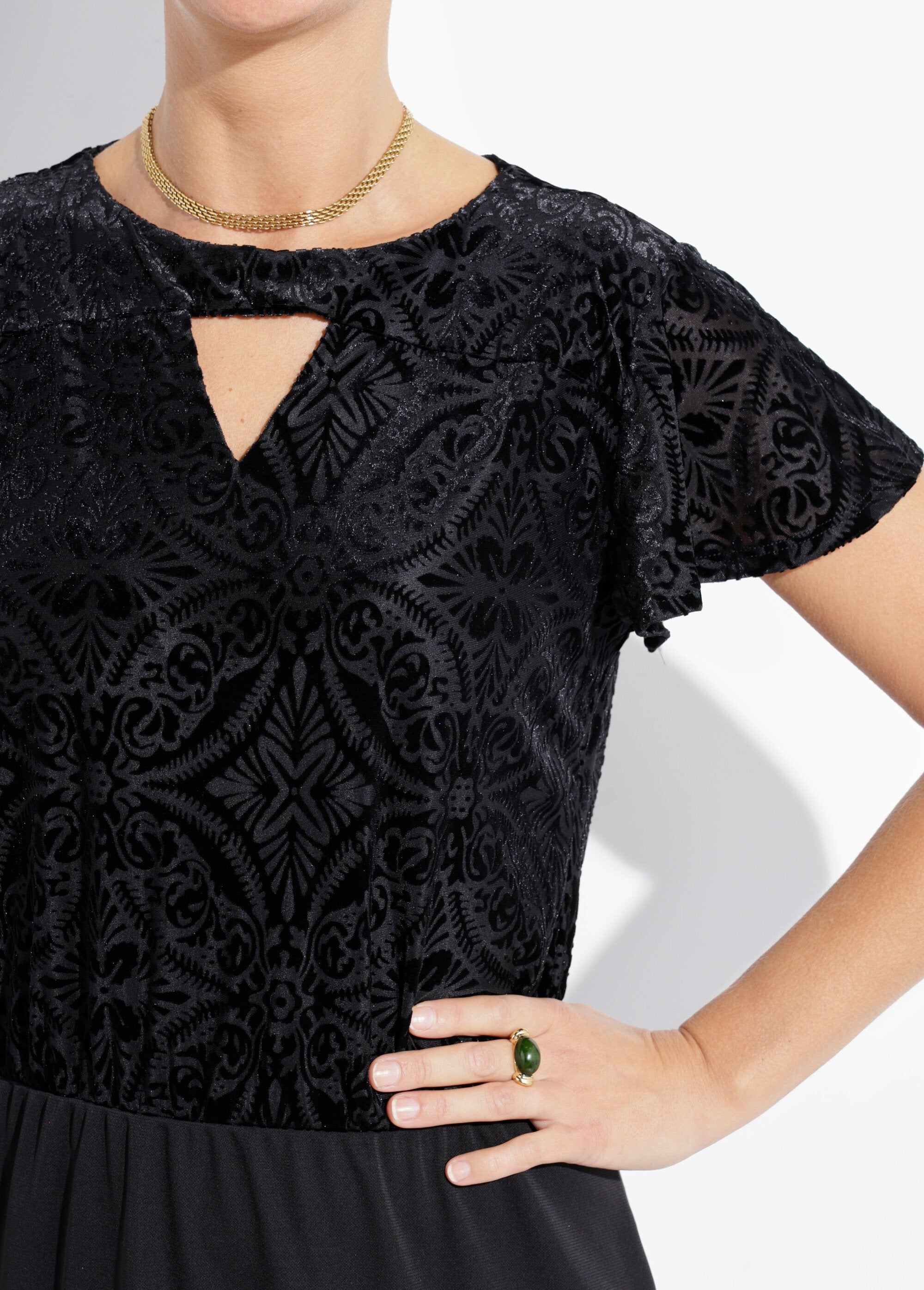 Vestido_elegante_de_veludo_e_malha_Noir_DE1_slim