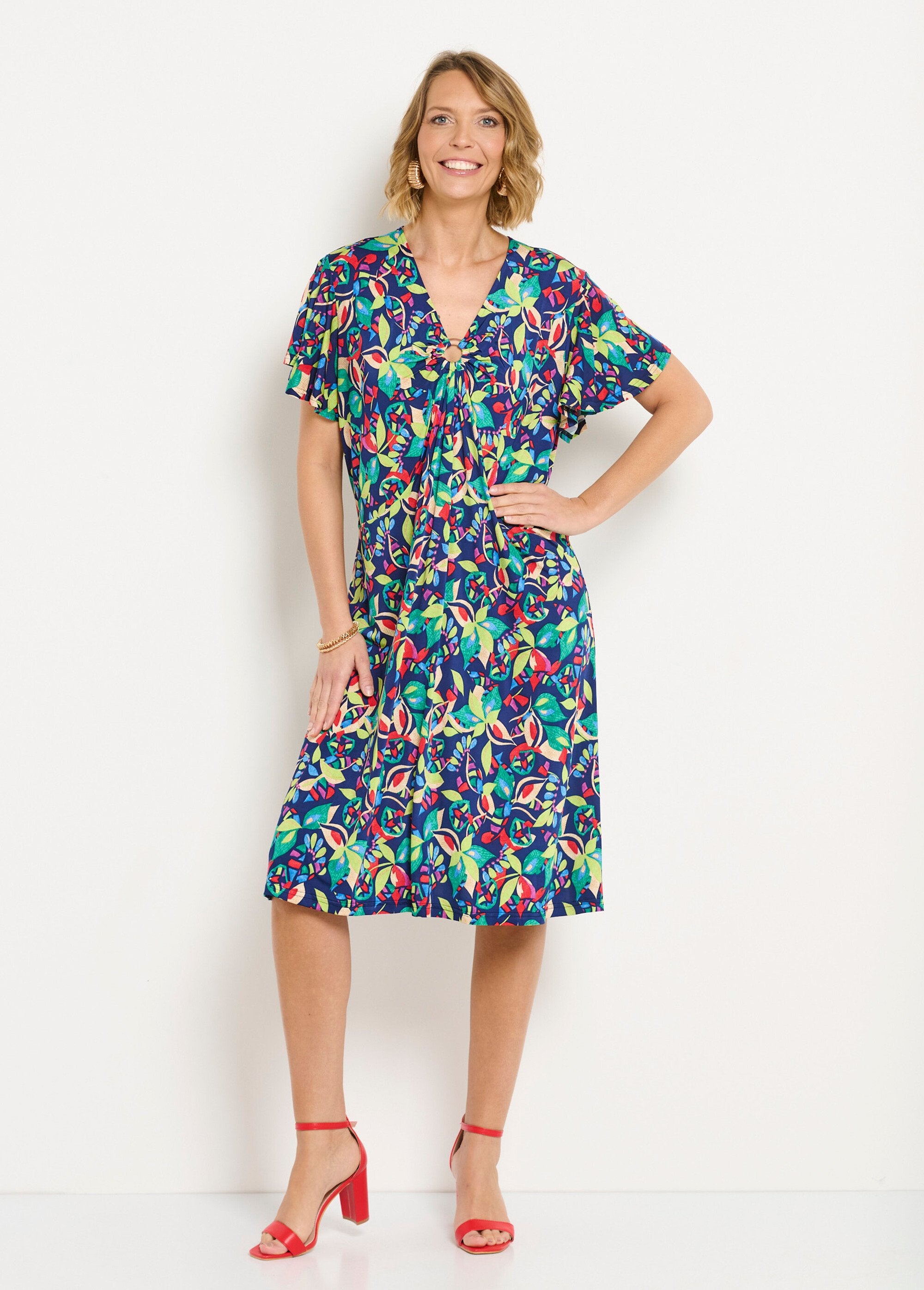 Vestido_curto_evasê_com_estampa_multicolorida_Imprime_marine_FA1_slim