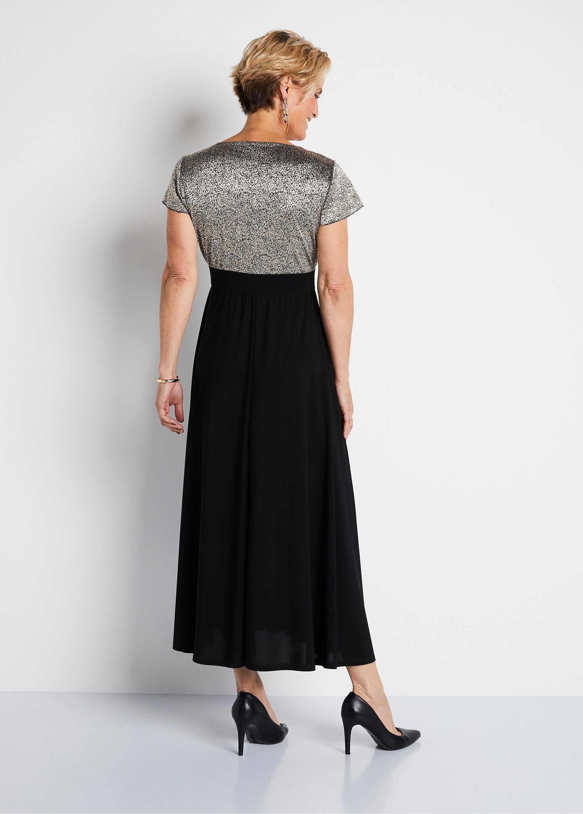 Vestido_longo_em_dois_tons_Preto_e_dourado_DO1_slim