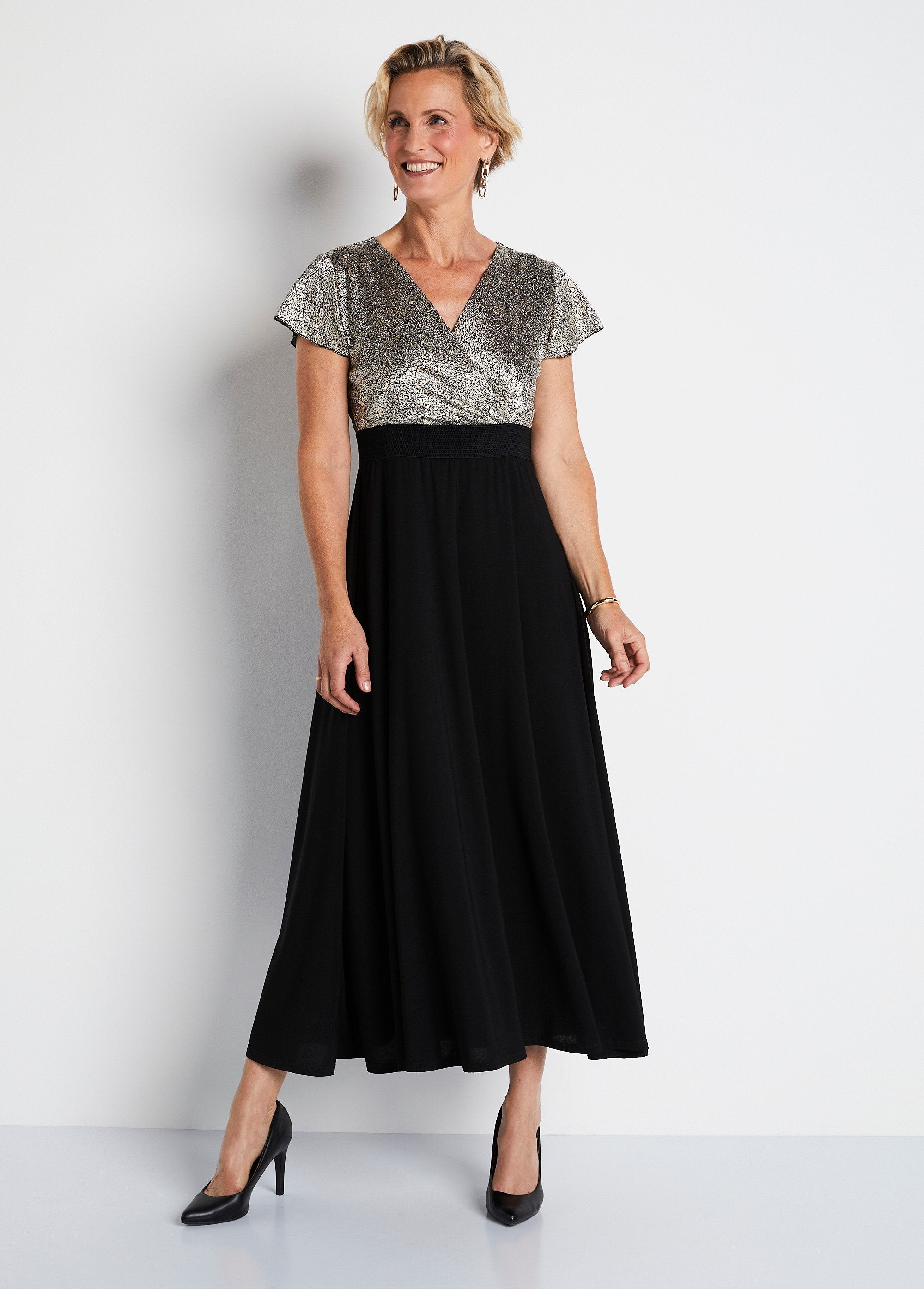 Vestido_longo_em_dois_tons_Preto_e_dourado_FA1_slim