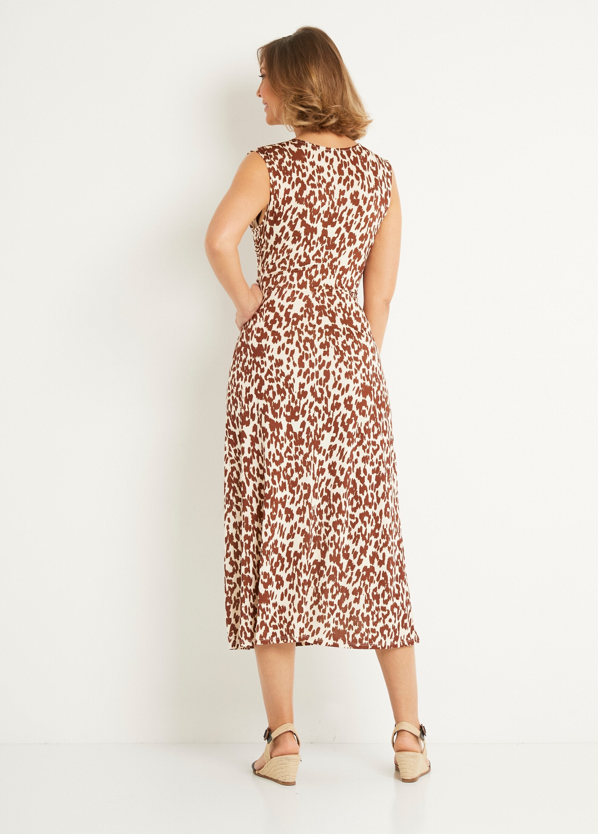 Vestido_maxi_drapeado_com_estampado_animal_Beige_leopard_DO1_slim