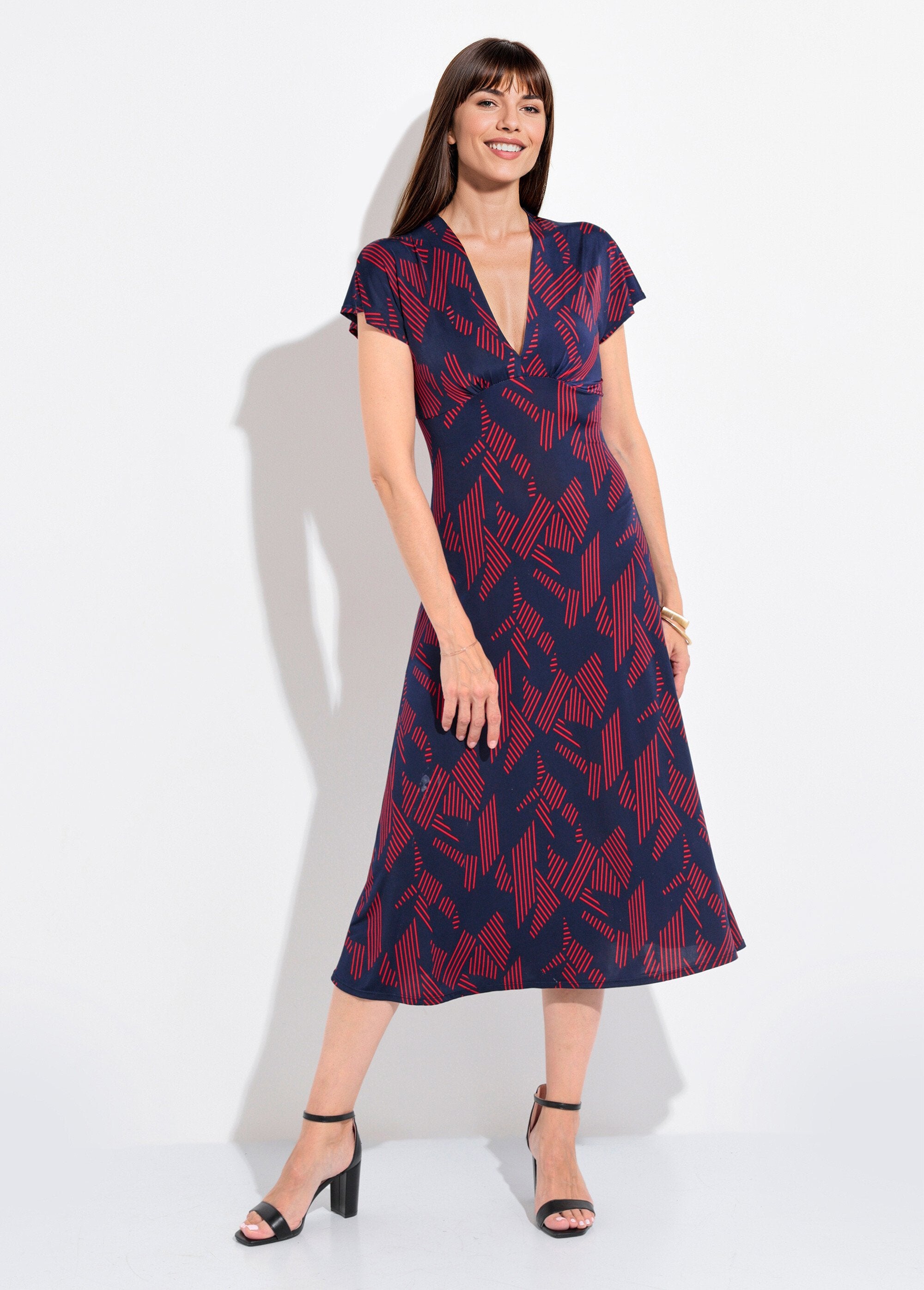 Vestido_de_manga_comprida_com_decote_em_V_e_estampa_gráfica_Marine_et_bordeaux_FA1_slim