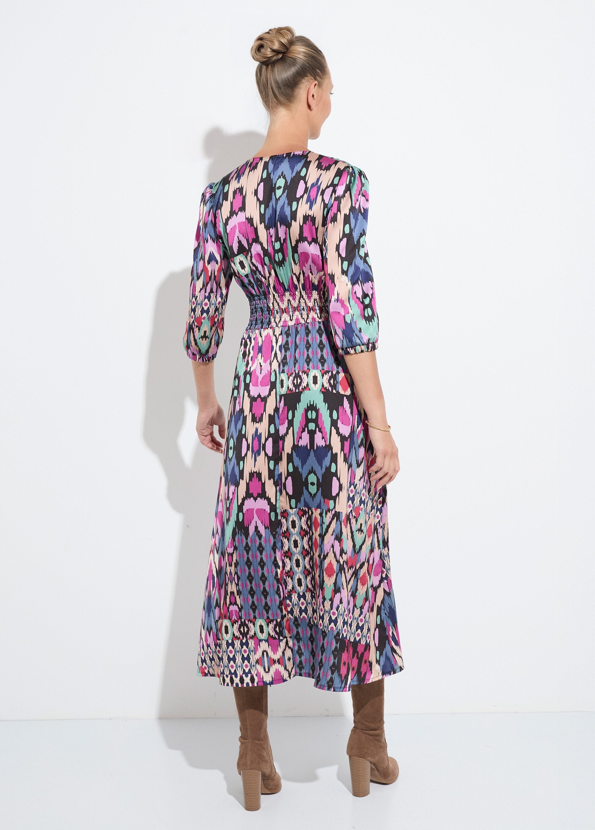 Vestido_longo_de_cetim_com_estampa_étnica_e_mangas_3/4_Multicolore_DO1_slim