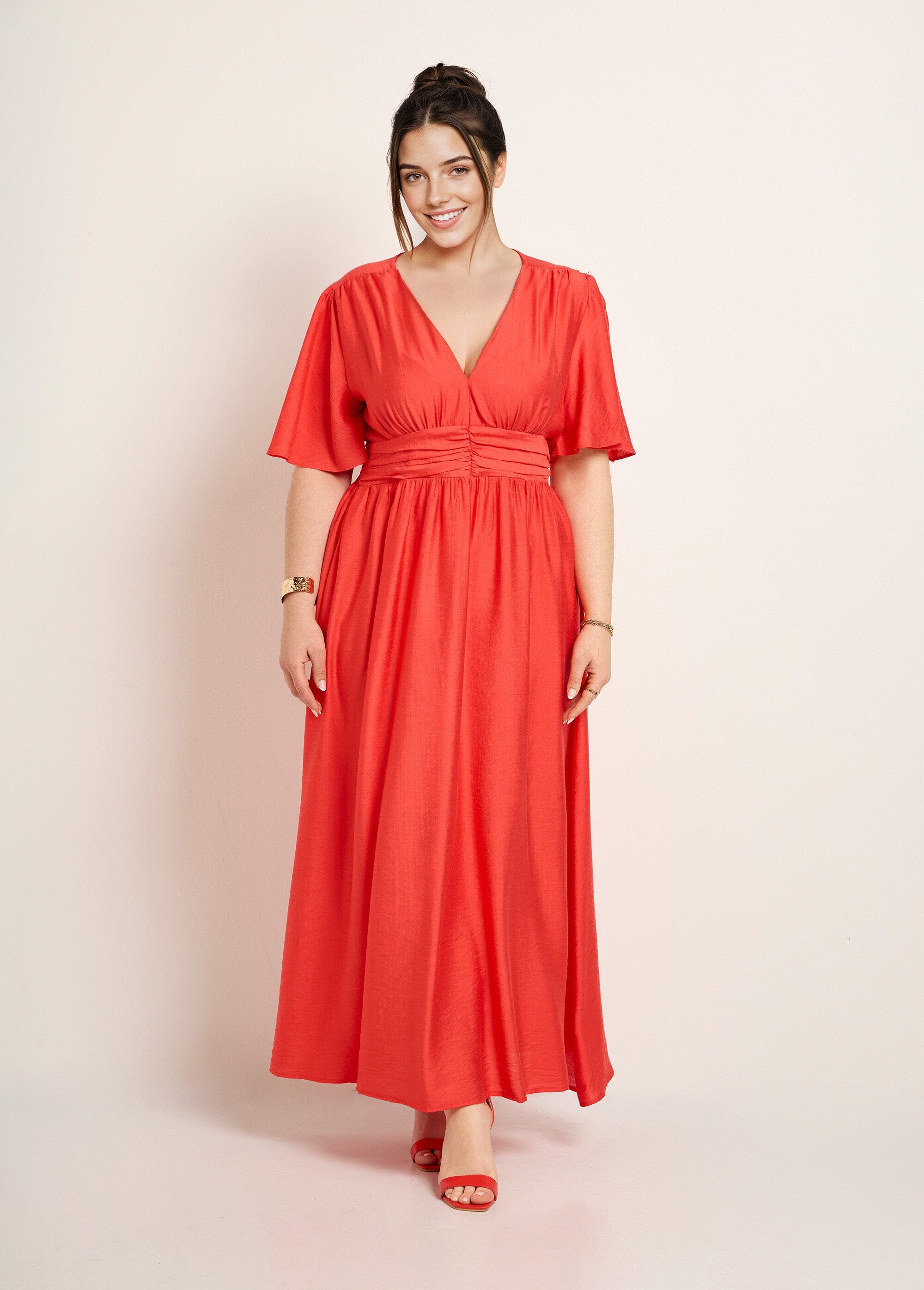 Vestido_longo_com_decote_em_V_e_cintura_império_Rouge_FA1_curvy