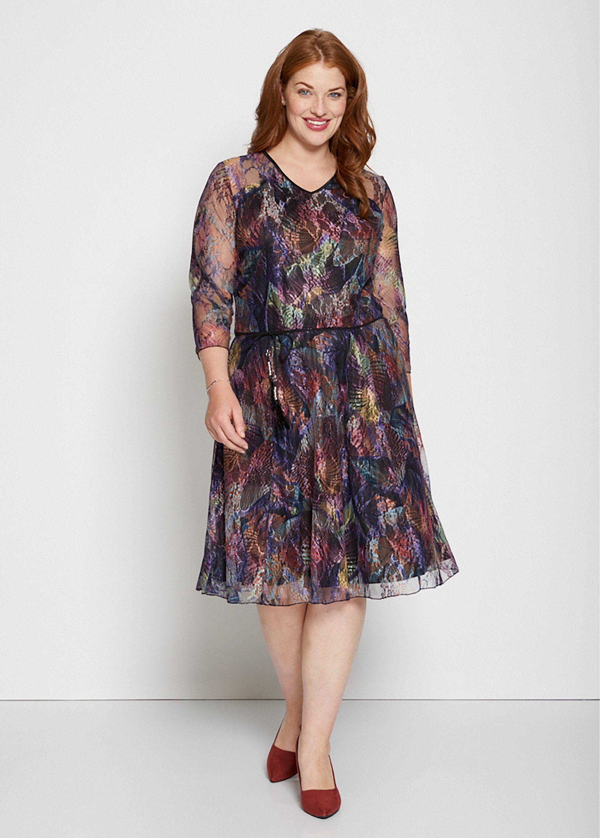 Vestido_de_malha_de_renda_estampado_Imprime_violine_FA1_curvy