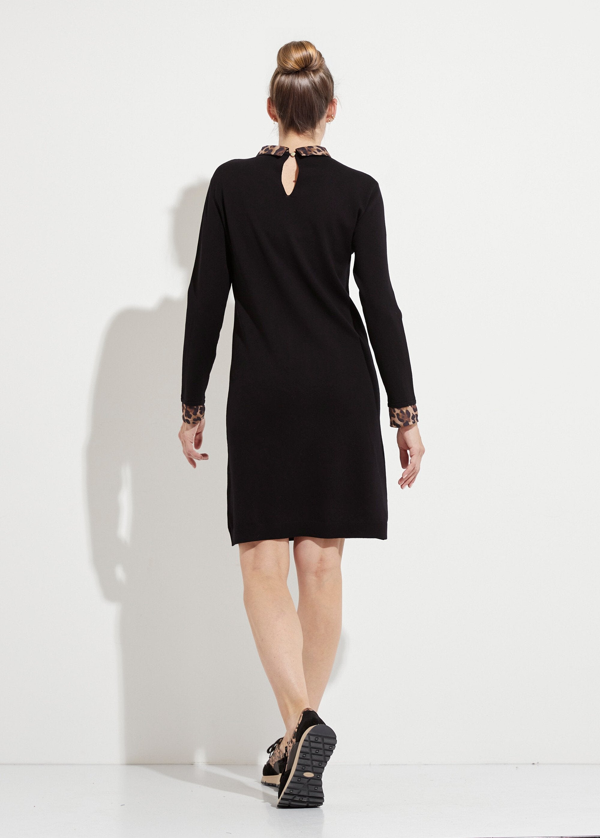 Vestido_suéter_preto_2_em_1_com_efeito_voile_e_estampa_de_oncinha_Noir_DO1_slim