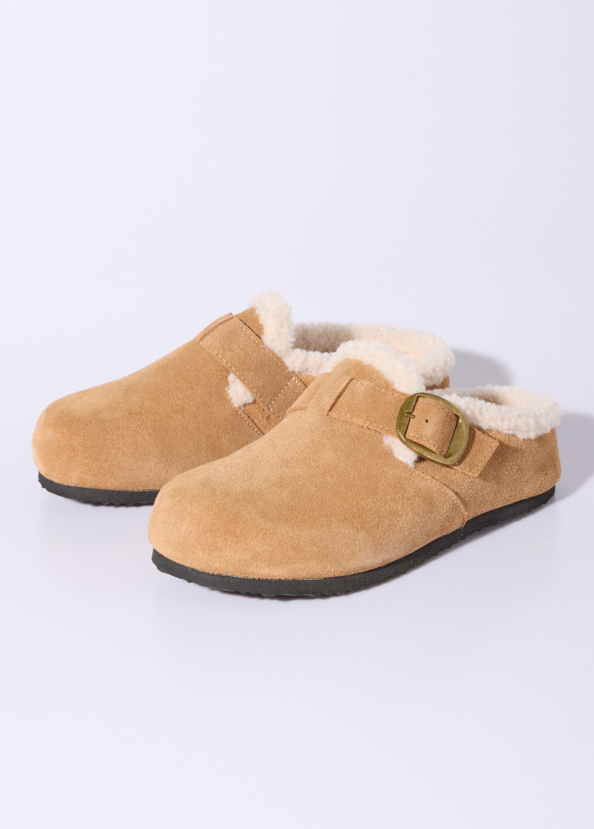 Sabots_en_cuir_suédé,_intérieur_fourrure_Camel_DE1_slim