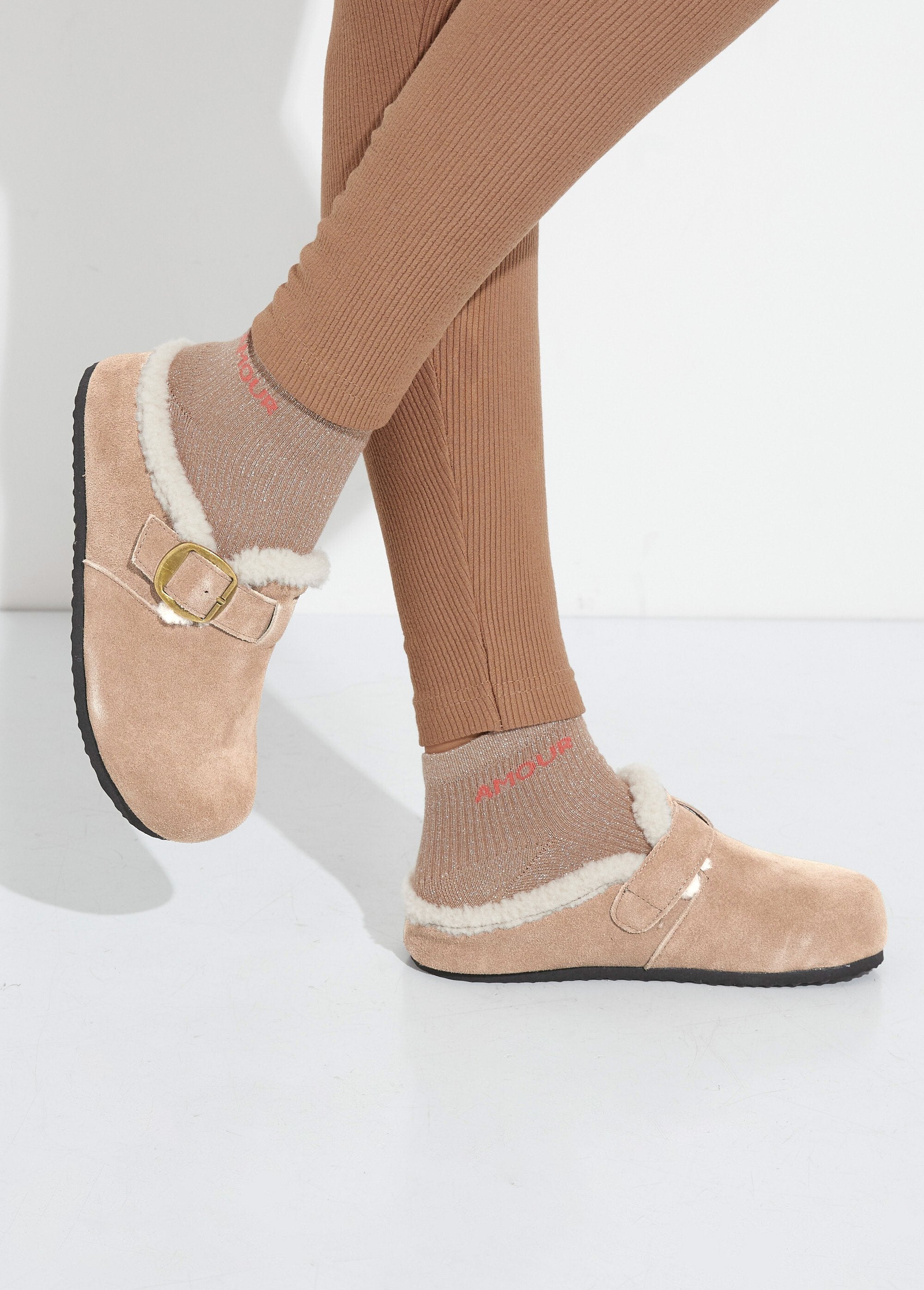 Sabots_en_cuir_suédé,_intérieur_fourrure_Taupe_SF1_slim