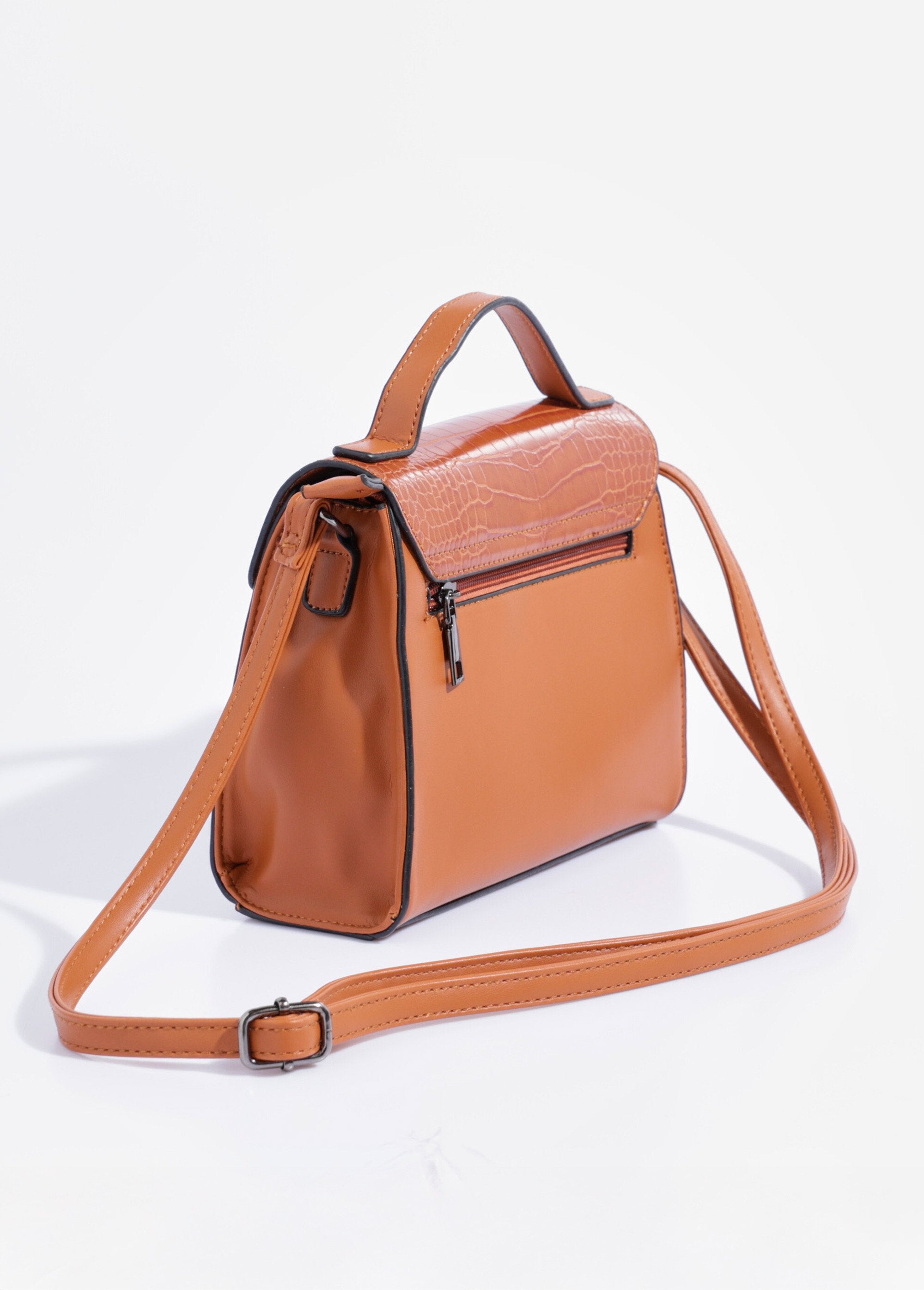 Bolsa_com_aparência_de_réptil,_alça_curta_Camel_DO1_slim