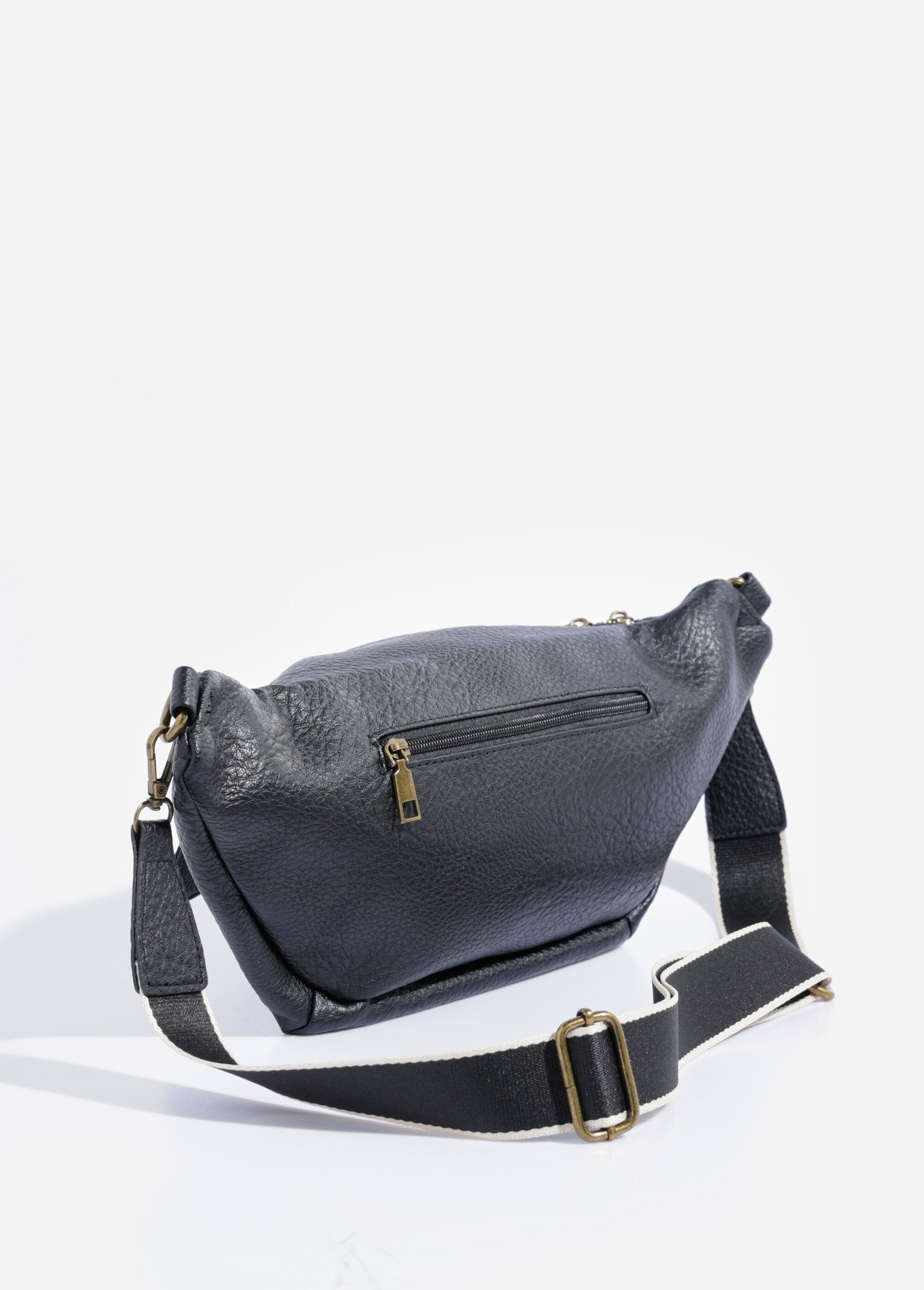 Pochete_com_vários_bolsos_e_efeito_vintage_Noir_DO1_slim