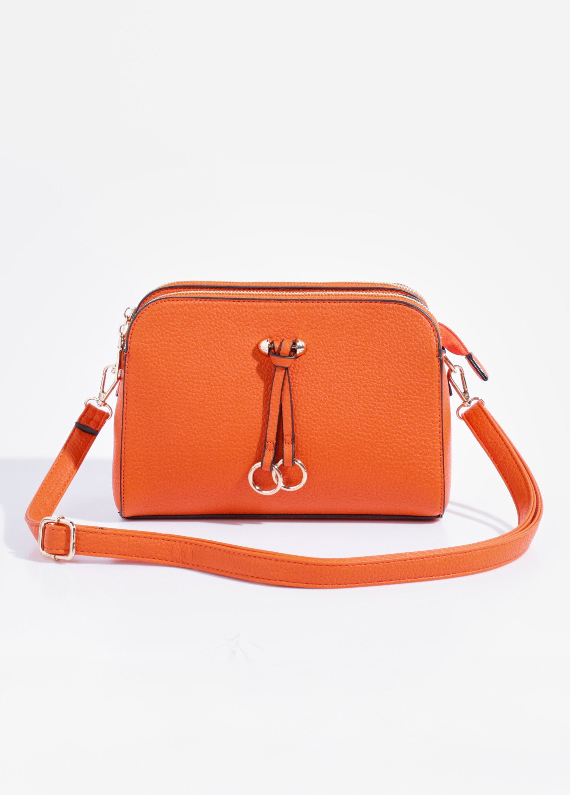 Bolsa_compacta_com_vários_bolsos_e_detalhe_em_metal_Orange_FA2_slim
