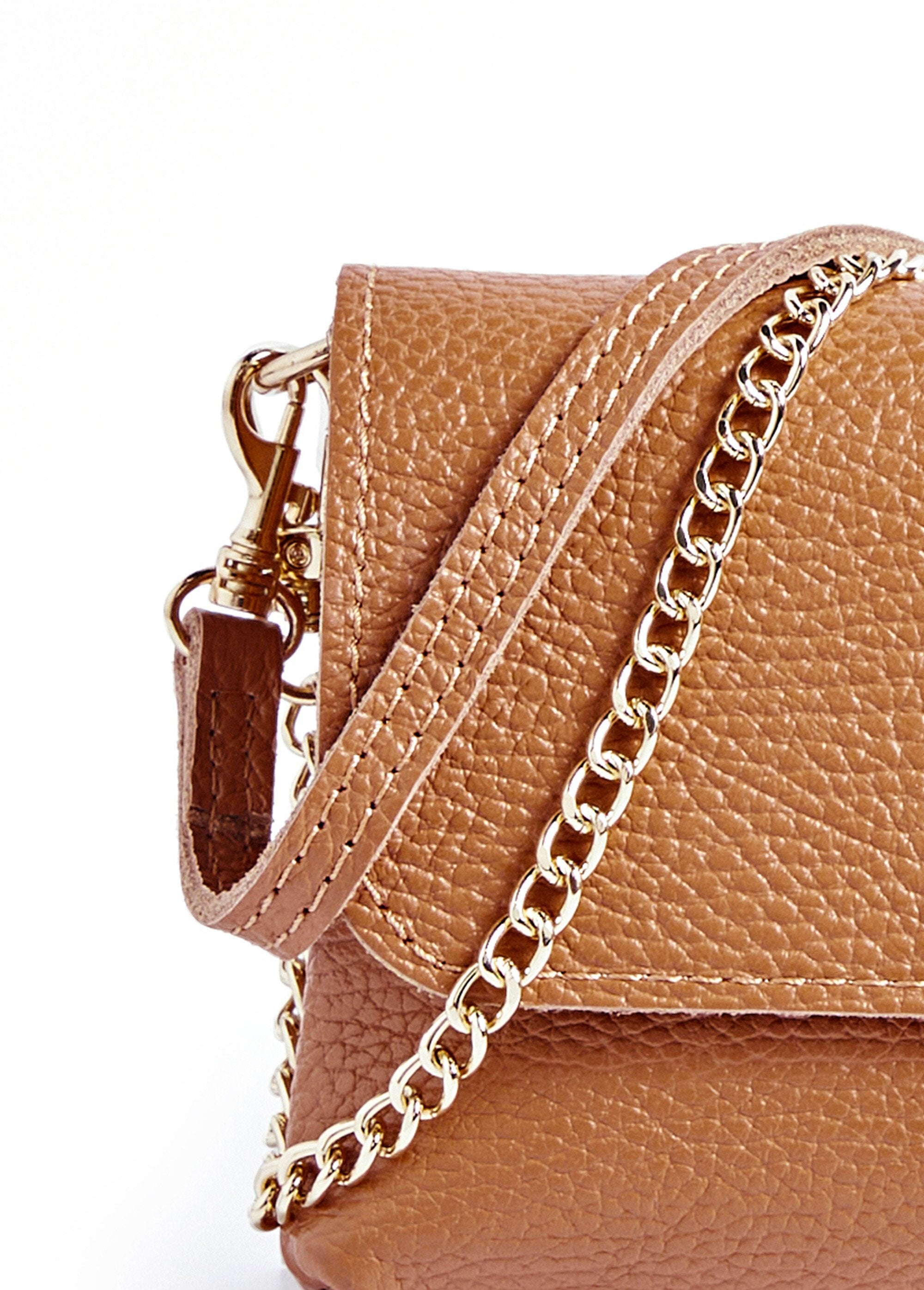 Bolsa_clutch_de_couro_com_fecho_de_metal_Camel_DE1_slim