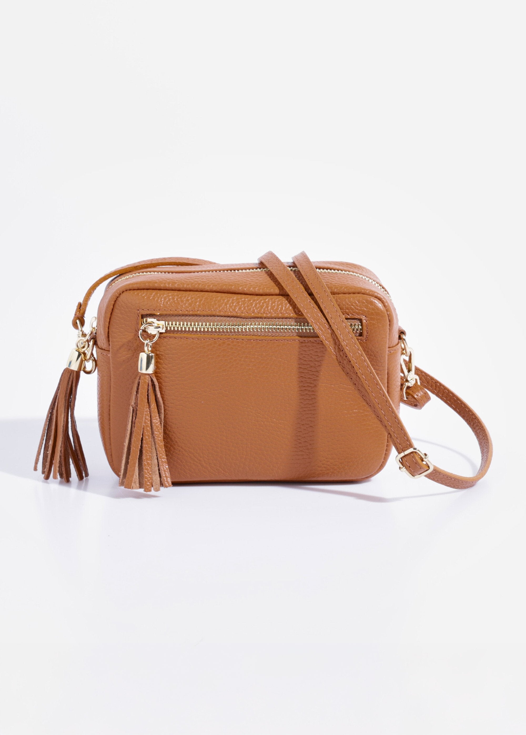Bolsa_de_ombro_retangular_em_couro_granulado_Camel_FA2_slim
