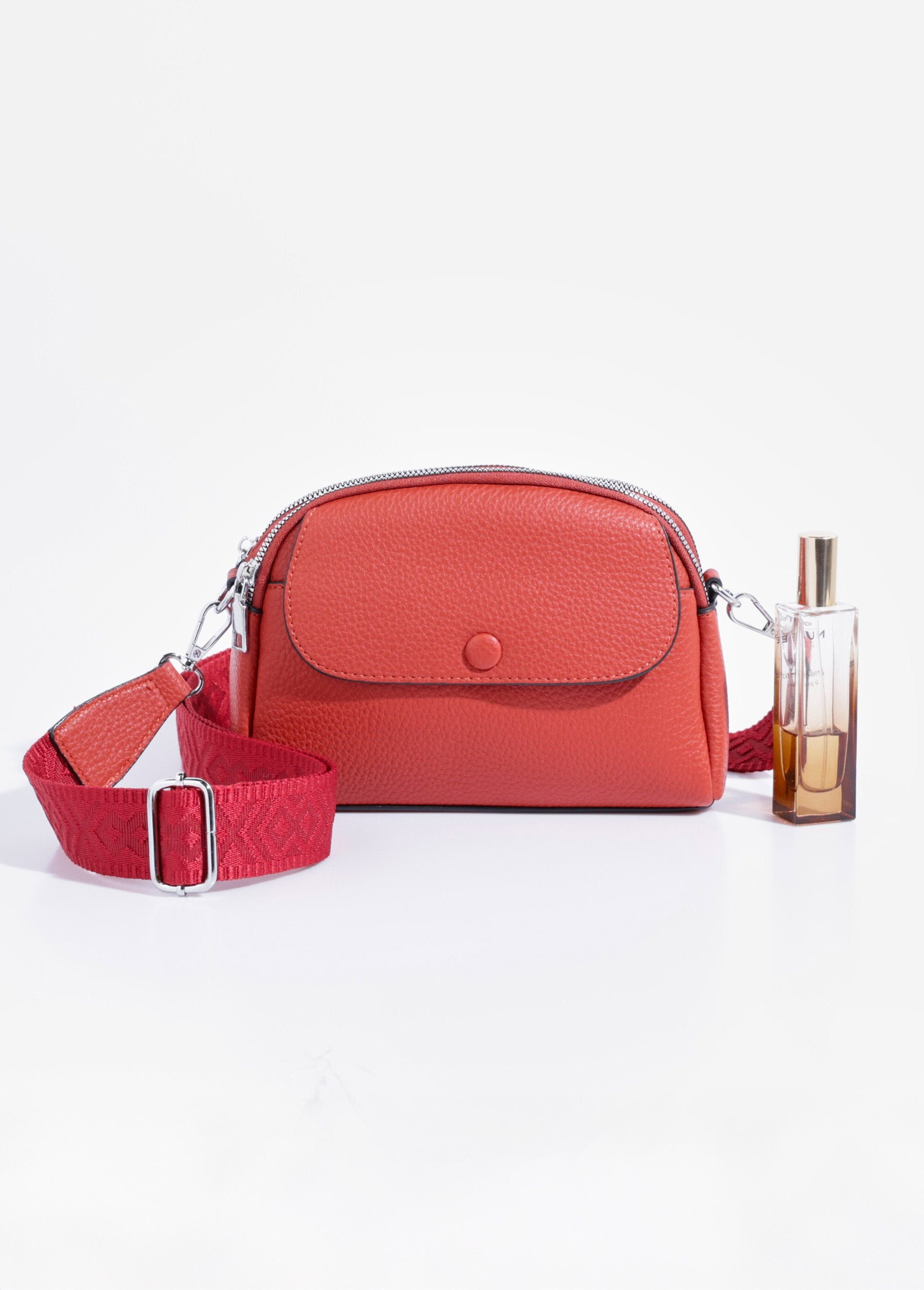 Bolsa_de_couro_sintético_granulado_com_alça_de_ombro_Rouge_FA1_slim